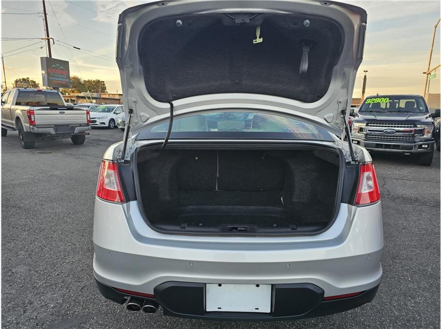 2011 No Color /No Color Ford Taurus (1FAHP2FW6BG) with an V6, 3.5 Liter engine, Automatic, 6-Spd w/Overdrive transmission, located at 607 W Columbia Drive, Kennewick, WA, 99336, (509) 987-1069, 46.216743, -119.126404 - Photo#4
