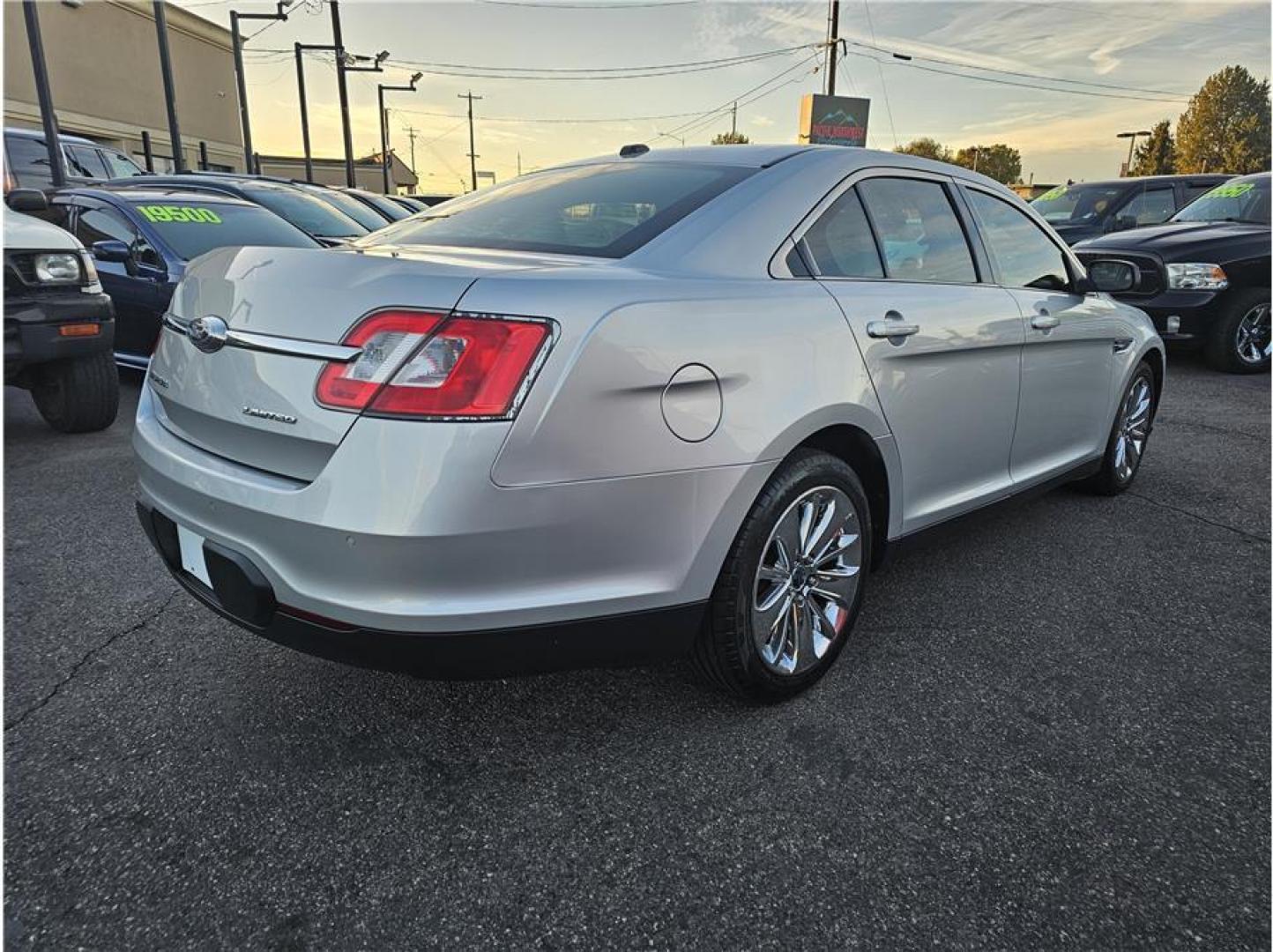 2011 No Color /No Color Ford Taurus (1FAHP2FW6BG) with an V6, 3.5 Liter engine, Automatic, 6-Spd w/Overdrive transmission, located at 607 W Columbia Drive, Kennewick, WA, 99336, (509) 987-1069, 46.216743, -119.126404 - Photo#5