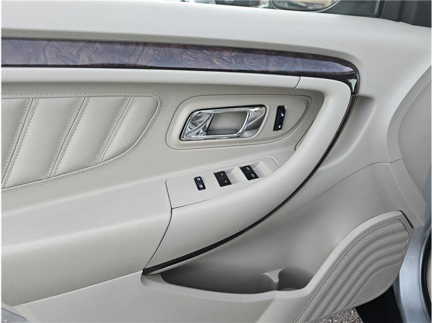 2011 No Color /No Color Ford Taurus (1FAHP2FW6BG) with an V6, 3.5 Liter engine, Automatic, 6-Spd w/Overdrive transmission, located at 607 W Columbia Drive, Kennewick, WA, 99336, (509) 987-1069, 46.216743, -119.126404 - Photo#9