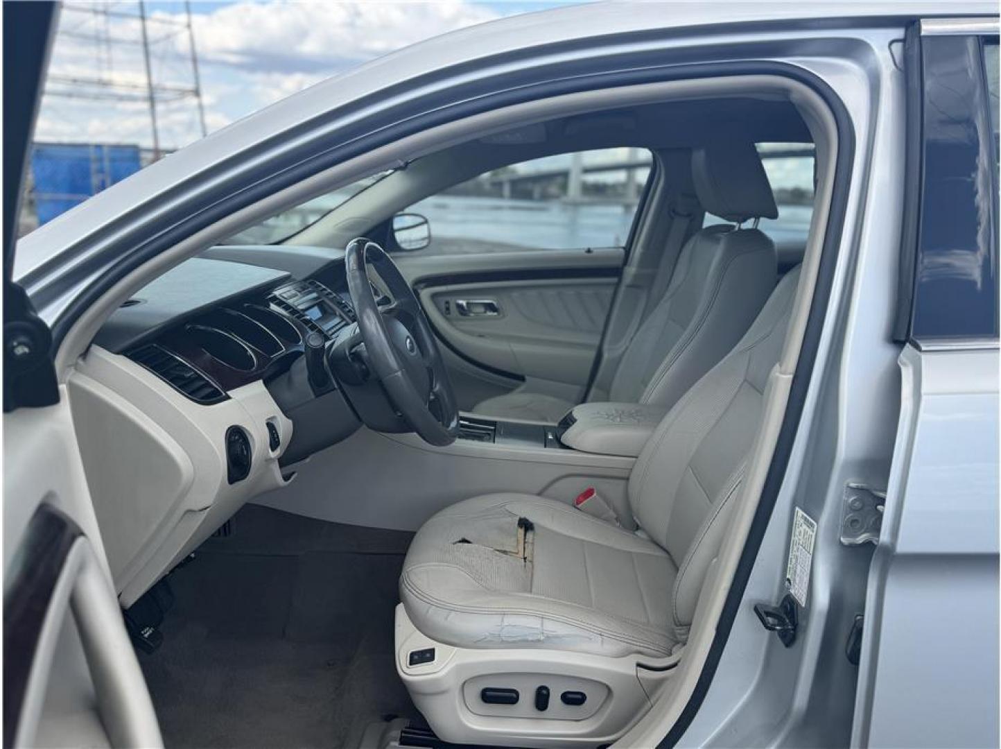 2011 No Color /No Color Ford Taurus (1FAHP2FW6BG) with an V6, 3.5 Liter engine, Automatic, 6-Spd w/Overdrive transmission, located at 607 W Columbia Drive, Kennewick, WA, 99336, (509) 987-1069, 46.216743, -119.126404 - Photo#9