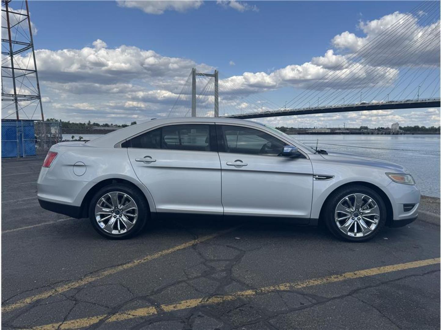 2011 No Color /No Color Ford Taurus (1FAHP2FW6BG) with an V6, 3.5 Liter engine, Automatic, 6-Spd w/Overdrive transmission, located at 607 W Columbia Drive, Kennewick, WA, 99336, (509) 987-1069, 46.216743, -119.126404 - Photo#11