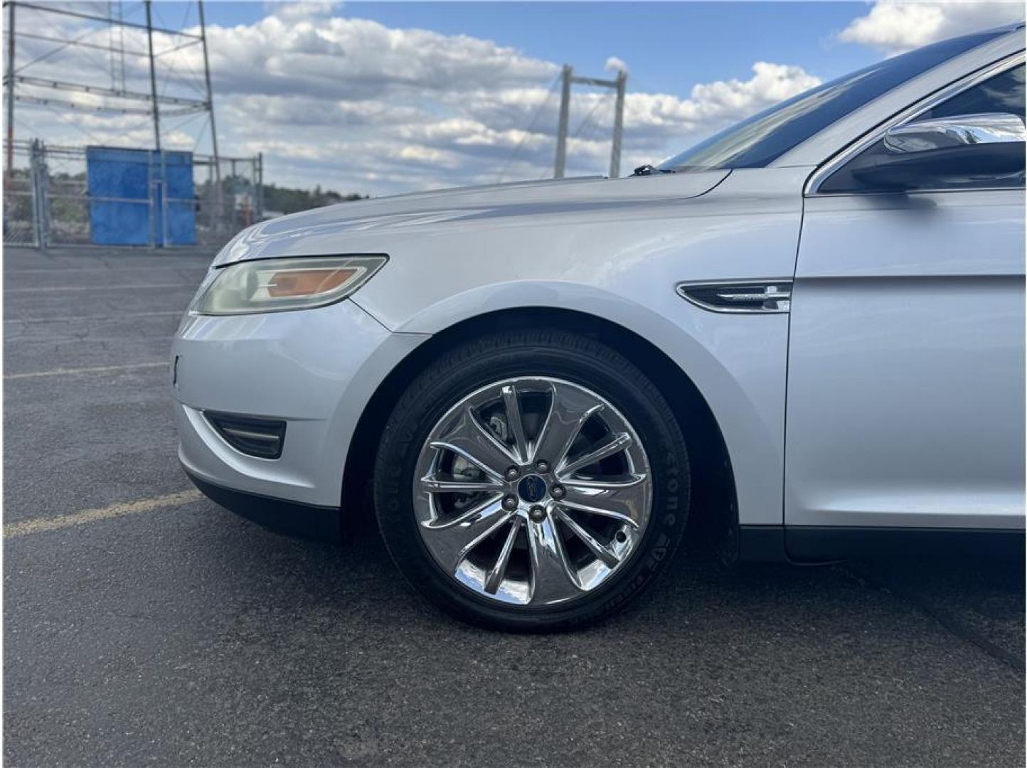 2011 No Color /No Color Ford Taurus (1FAHP2FW6BG) with an V6, 3.5 Liter engine, Automatic, 6-Spd w/Overdrive transmission, located at 607 W Columbia Drive, Kennewick, WA, 99336, (509) 987-1069, 46.216743, -119.126404 - Photo#15