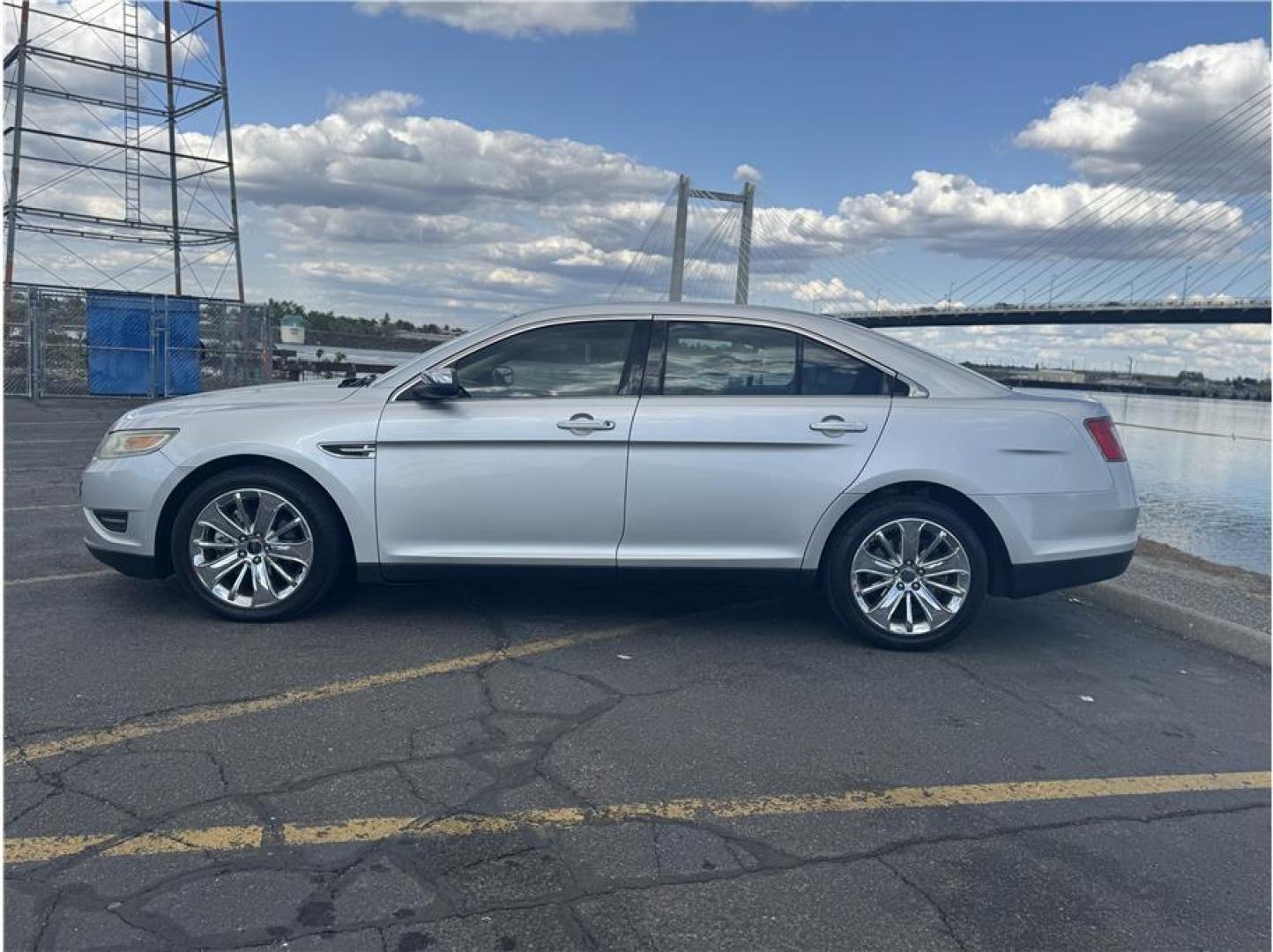 2011 No Color /No Color Ford Taurus (1FAHP2FW6BG) with an V6, 3.5 Liter engine, Automatic, 6-Spd w/Overdrive transmission, located at 607 W Columbia Drive, Kennewick, WA, 99336, (509) 987-1069, 46.216743, -119.126404 - Photo#1