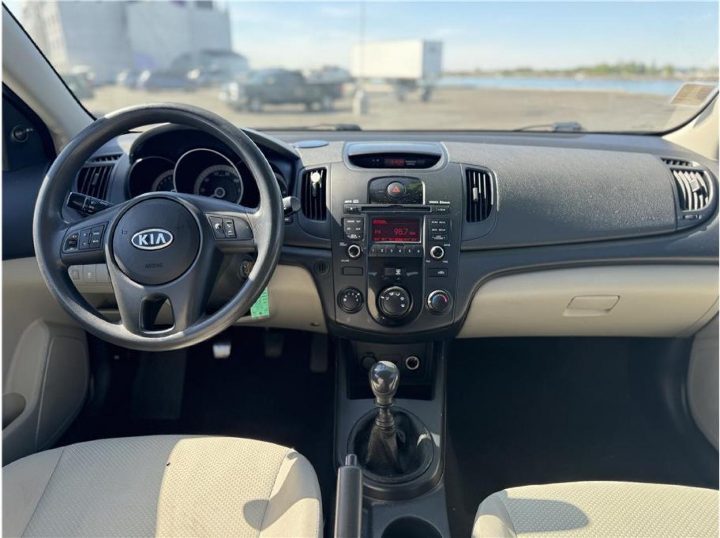 2010 Silver /No Color Kia Forte (KNAFT4A20A5) with an 4-Cyl, 2.0 Liter engine, Automatic, 4-Spd w/Overdrive transmission, located at 607 W Columbia Drive, Kennewick, WA, 99336, (509) 987-1069, 46.216743, -119.126404 - Photo#5
