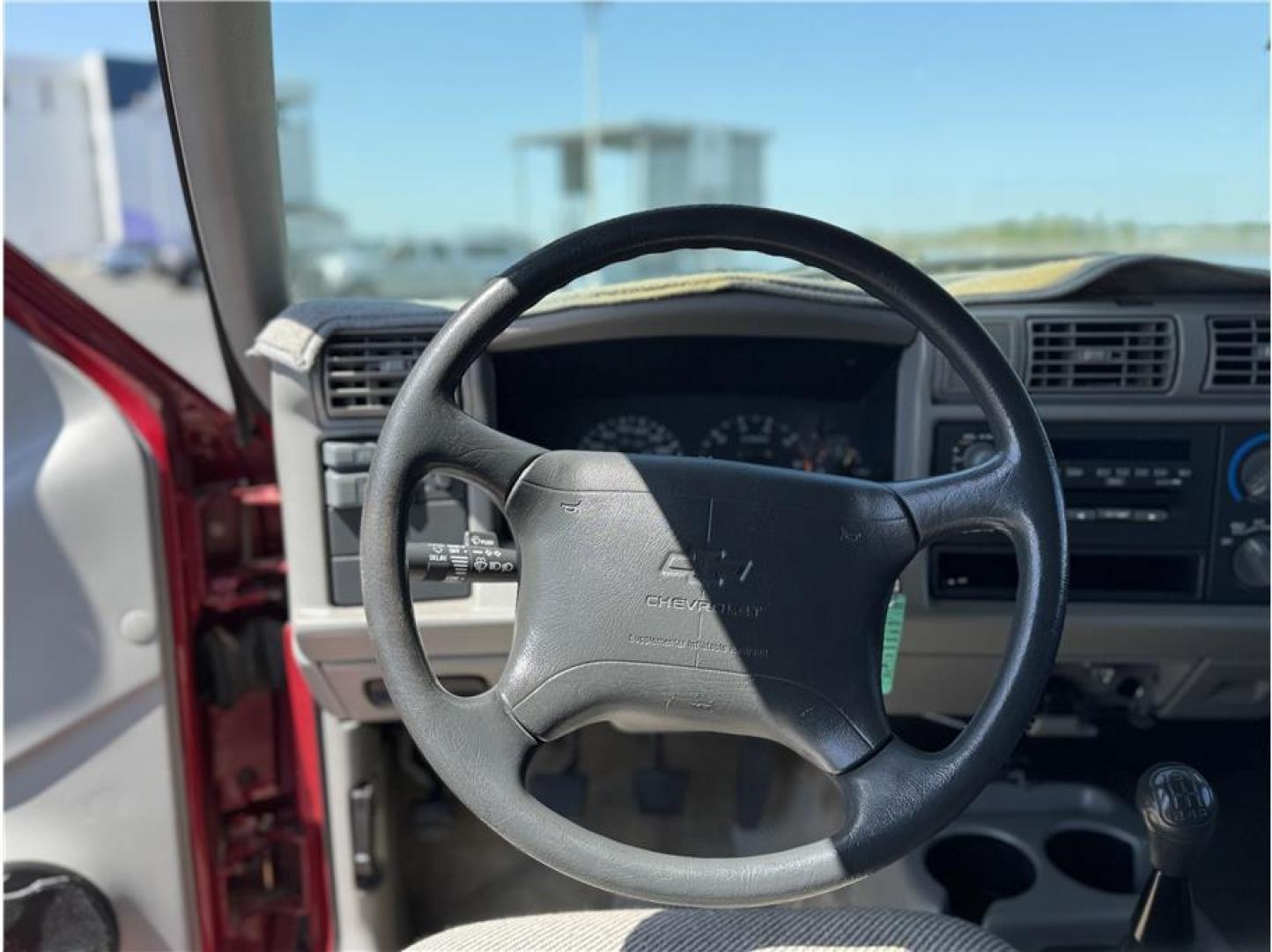 1997 Red /No Color Chevrolet S10 Extended Cab (1GCCS1943V8) with an 4-Cyl, 2.2 Liter engine, Manual, 5-Spd transmission, located at 607 W Columbia Drive, Kennewick, WA, 99336, (509) 987-1069, 46.216743, -119.126404 - Photo#5