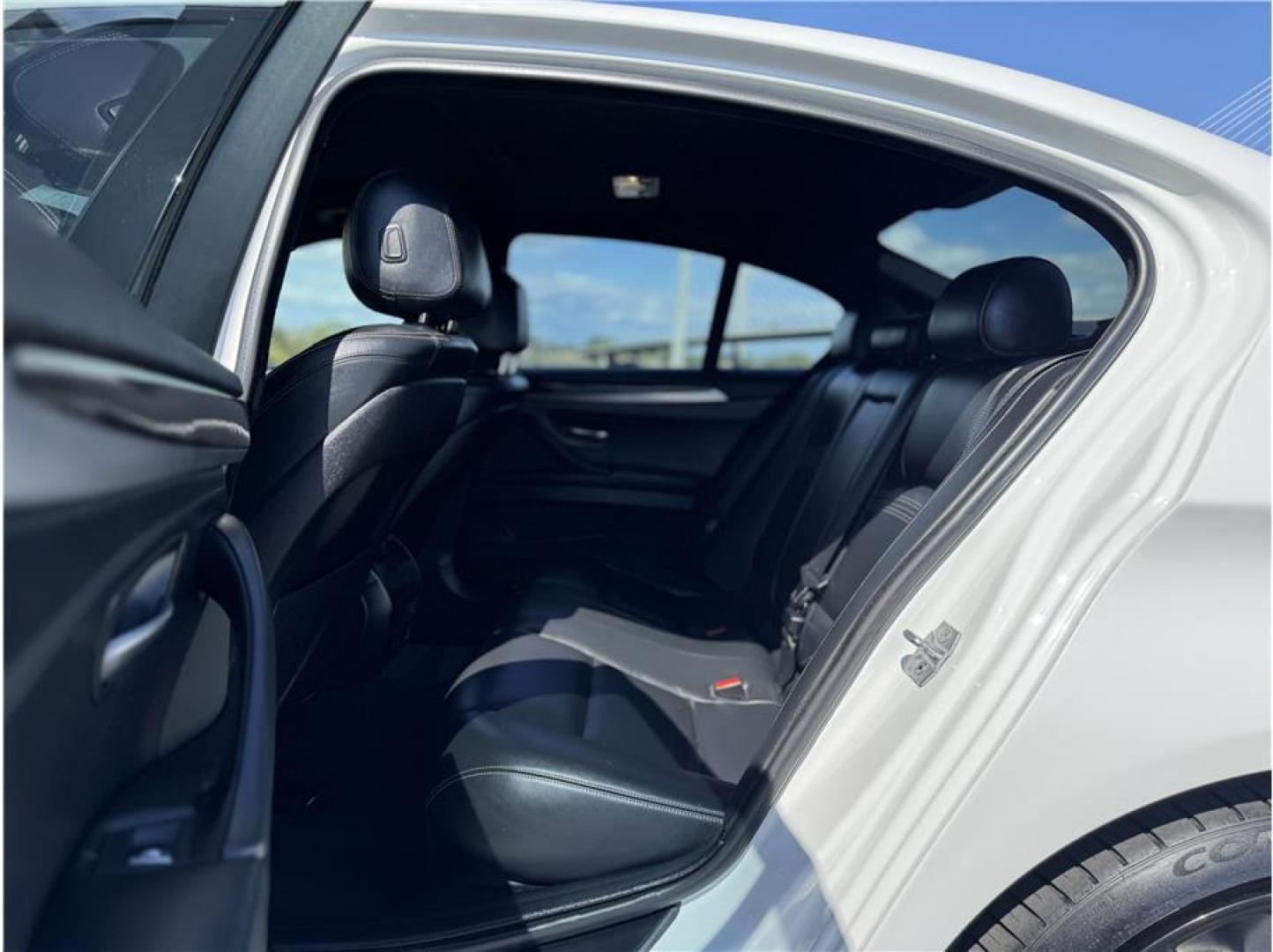 2016 White /No Color BMW 5 Series (WBA5B1C51GG) with an 6-Cyl, Turbo, 3.0 Liter engine, Automatic, 8-Spd Sport transmission, located at 607 W Columbia Drive, Kennewick, WA, 99336, (509) 987-1069, 46.216743, -119.126404 - Photo#2