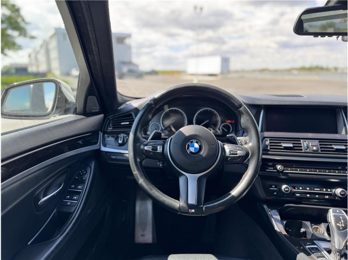 2016 White /No Color BMW 5 Series (WBA5B1C51GG) with an 6-Cyl, Turbo, 3.0 Liter engine, Automatic, 8-Spd Sport transmission, located at 607 W Columbia Drive, Kennewick, WA, 99336, (509) 987-1069, 46.216743, -119.126404 - Photo#4