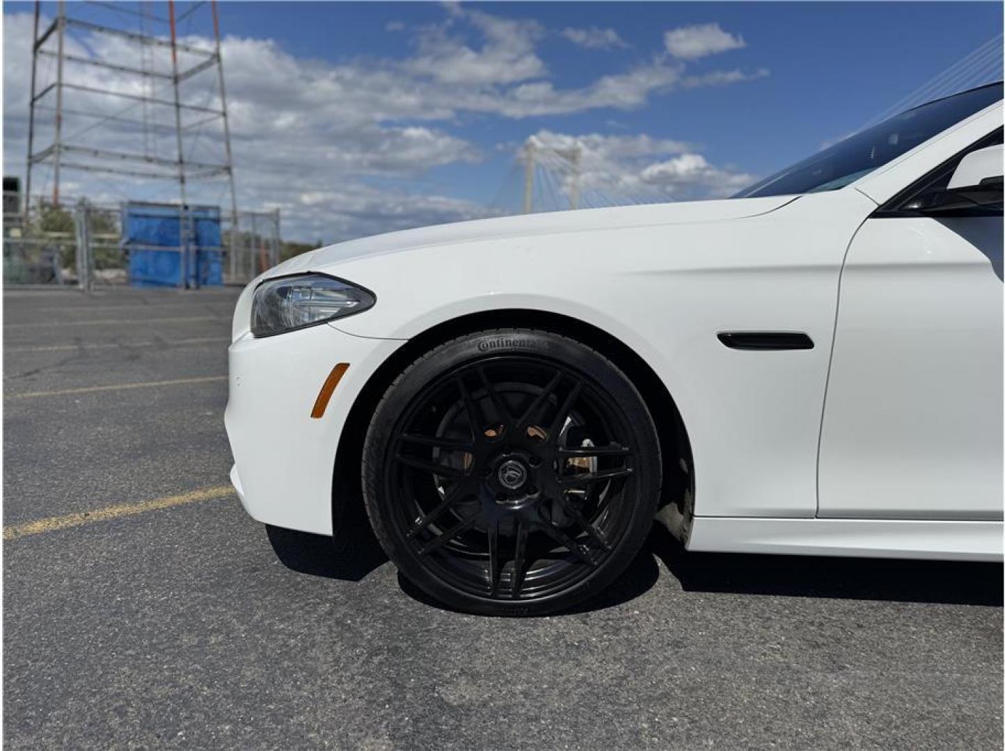 2016 White /No Color BMW 5 Series (WBA5B1C51GG) with an 6-Cyl, Turbo, 3.0 Liter engine, Automatic, 8-Spd Sport transmission, located at 607 W Columbia Drive, Kennewick, WA, 99336, (509) 987-1069, 46.216743, -119.126404 - Photo#16