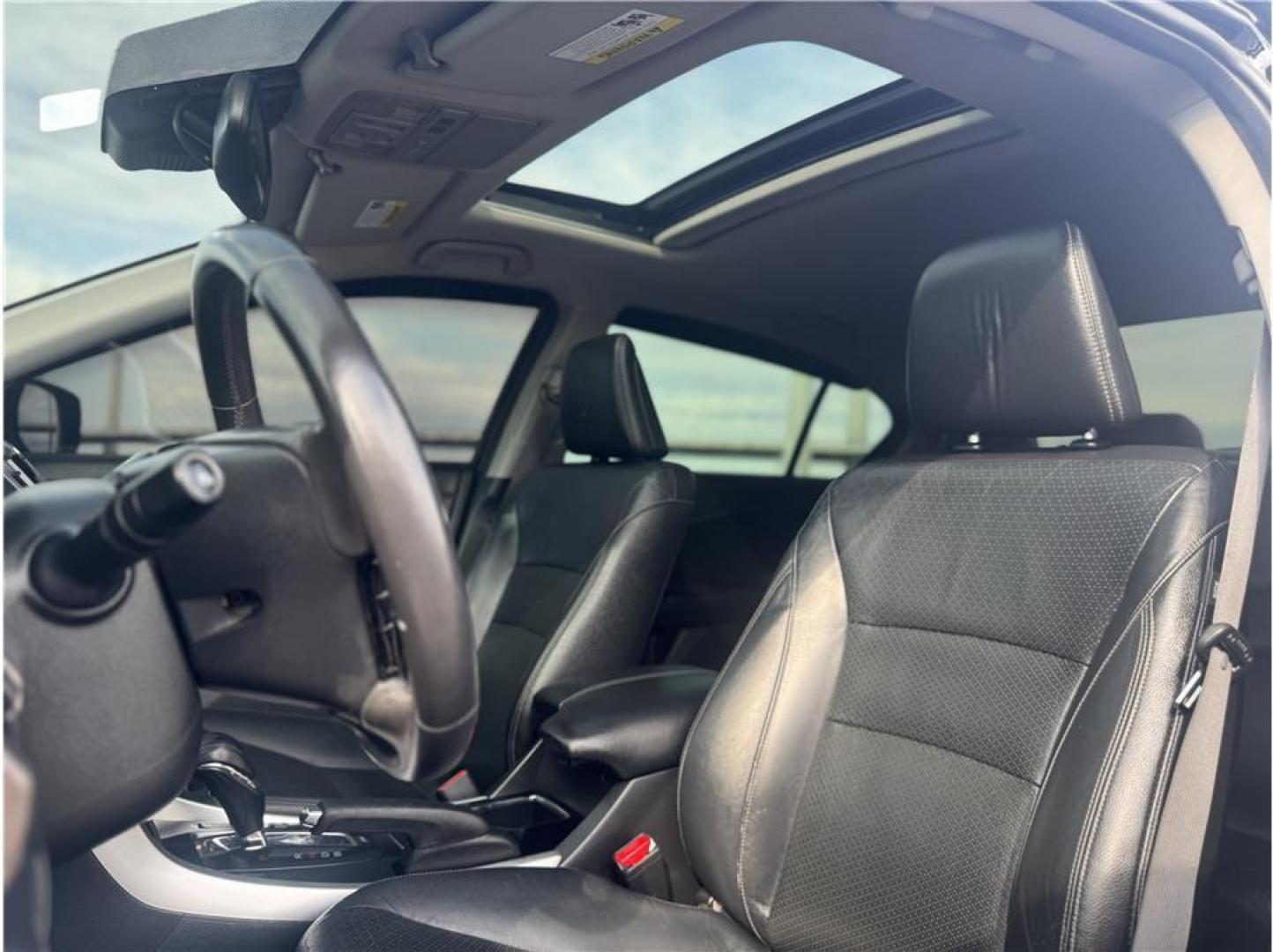 2017 Black /No Color Honda Accord Hybrid (JHMCR6F51HC) with an 4-Cyl, Hybrid VTEC 2.0L engine, Automatic, CVT transmission, located at 607 W Columbia Drive, Kennewick, WA, 99336, (509) 987-1069, 46.216743, -119.126404 - Photo#8
