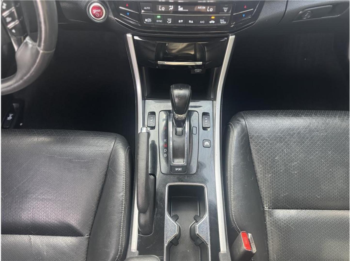 2017 Black /No Color Honda Accord Hybrid (JHMCR6F51HC) with an 4-Cyl, Hybrid VTEC 2.0L engine, Automatic, CVT transmission, located at 607 W Columbia Drive, Kennewick, WA, 99336, (509) 987-1069, 46.216743, -119.126404 - Photo#10