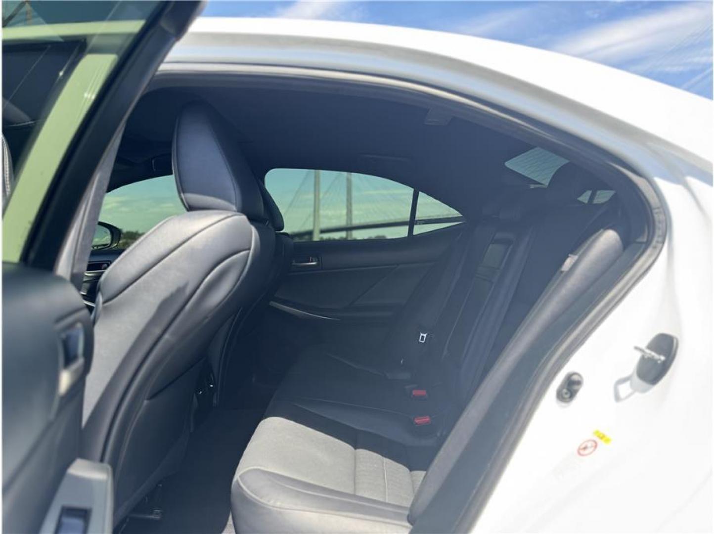 2018 White /No Color Lexus IS (JTHBA1D20J5) with an 4-Cyl, Turbo, 2.0 Liter engine, Automatic, 8-Spd transmission, located at 607 W Columbia Drive, Kennewick, WA, 99336, (509) 987-1069, 46.216743, -119.126404 - Photo#2