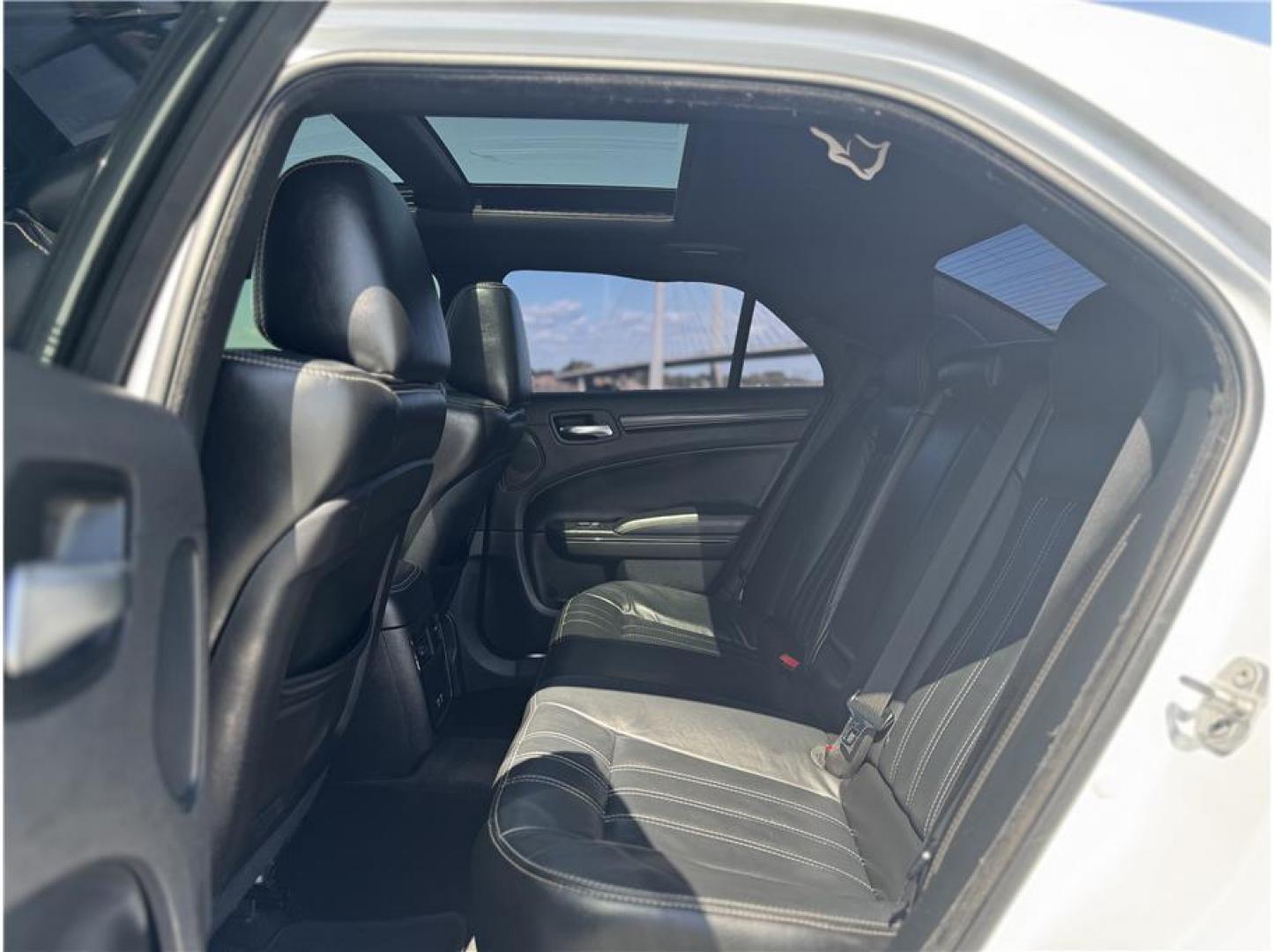2016 White /No Color Chrysler 300 (2C3CCAGG2GH) with an V6, Flex Fuel, 3.6 Liter engine, Automatic, 8-Spd transmission, located at 607 W Columbia Drive, Kennewick, WA, 99336, (509) 987-1069, 46.216743, -119.126404 - Photo#2
