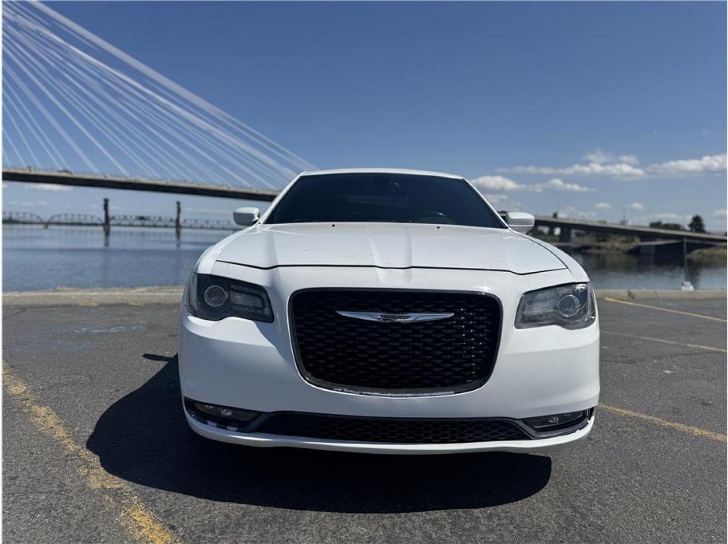 2016 White /No Color Chrysler 300 (2C3CCAGG2GH) with an V6, Flex Fuel, 3.6 Liter engine, Automatic, 8-Spd transmission, located at 607 W Columbia Drive, Kennewick, WA, 99336, (509) 987-1069, 46.216743, -119.126404 - Photo#17