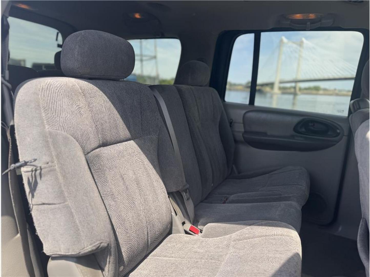 2004 Black /No Color Chevrolet Trailblazer (1GNET16S046) with an 6-Cyl, 4.2 Liter engine, Automatic transmission, located at 607 W Columbia Drive, Kennewick, WA, 99336, (509) 987-1069, 46.216743, -119.126404 - Photo#3