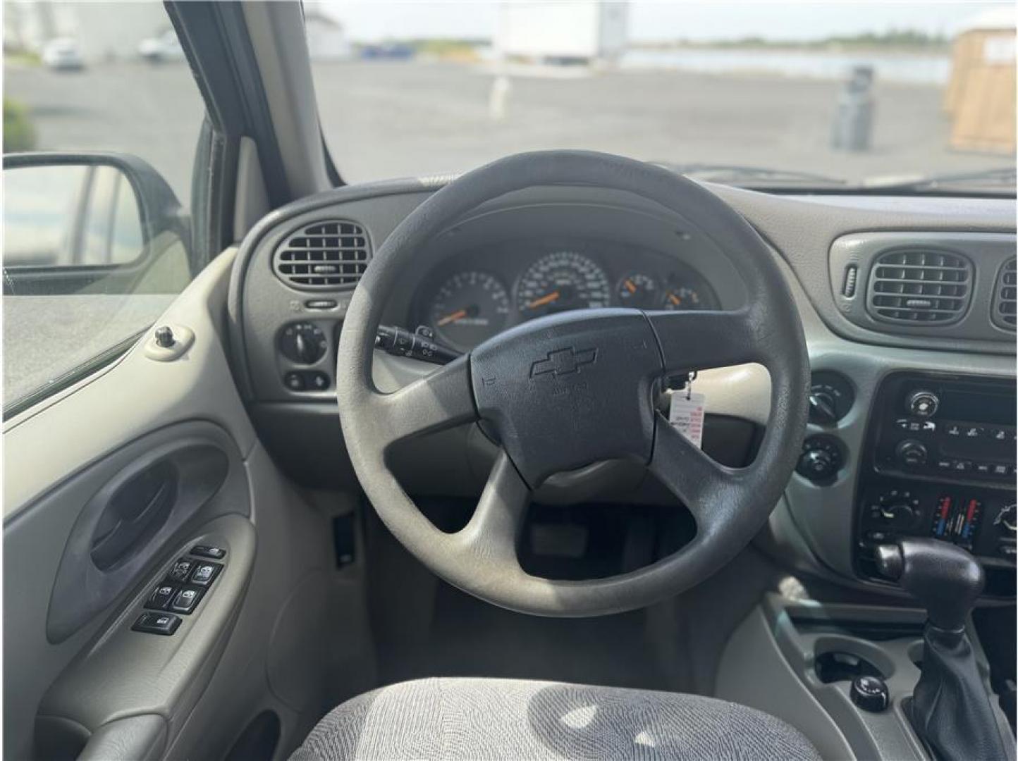 2004 Black /No Color Chevrolet Trailblazer (1GNET16S046) with an 6-Cyl, 4.2 Liter engine, Automatic transmission, located at 607 W Columbia Drive, Kennewick, WA, 99336, (509) 987-1069, 46.216743, -119.126404 - Photo#4