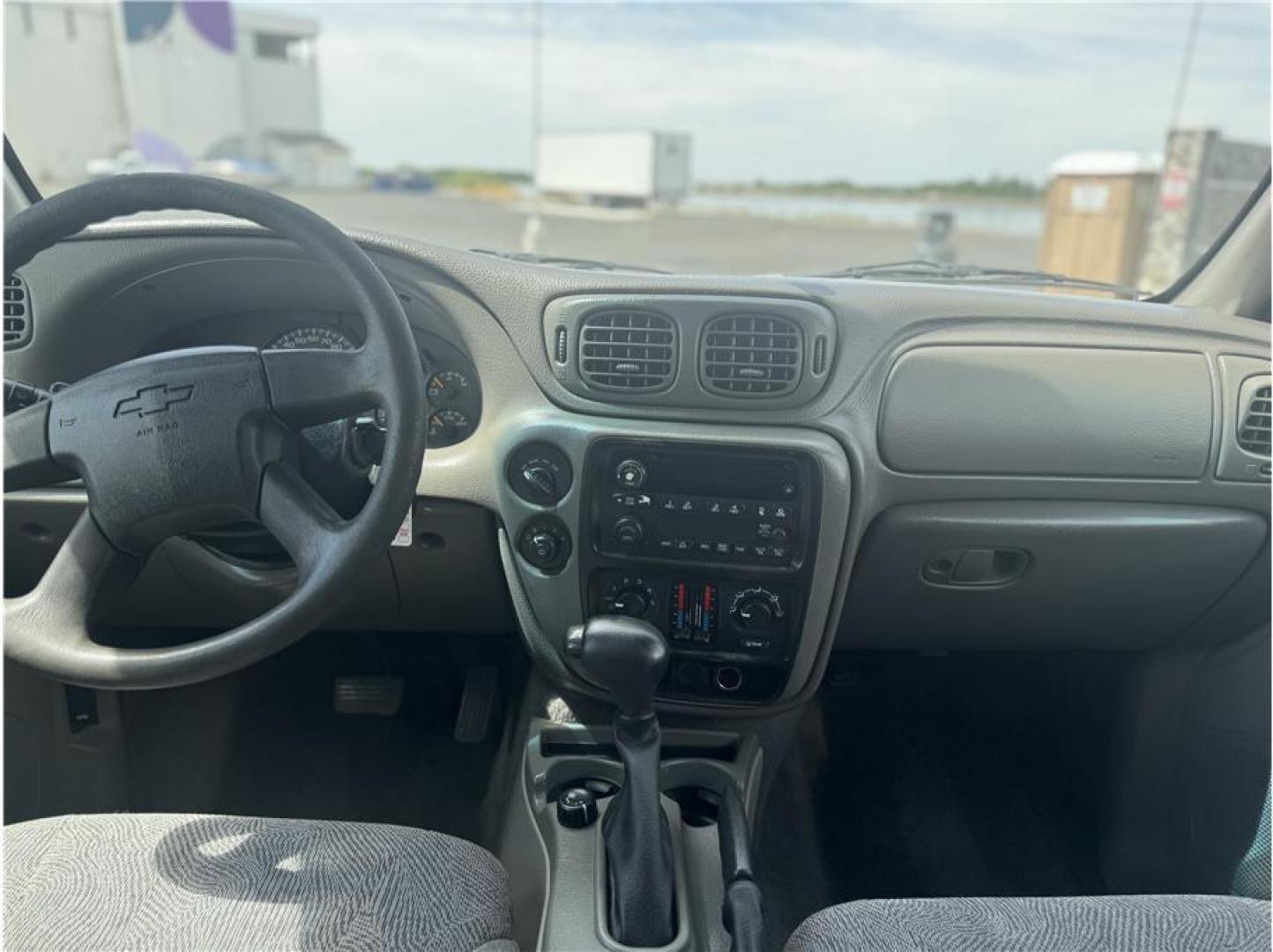 2004 Black /No Color Chevrolet Trailblazer (1GNET16S046) with an 6-Cyl, 4.2 Liter engine, Automatic transmission, located at 607 W Columbia Drive, Kennewick, WA, 99336, (509) 987-1069, 46.216743, -119.126404 - Photo#5