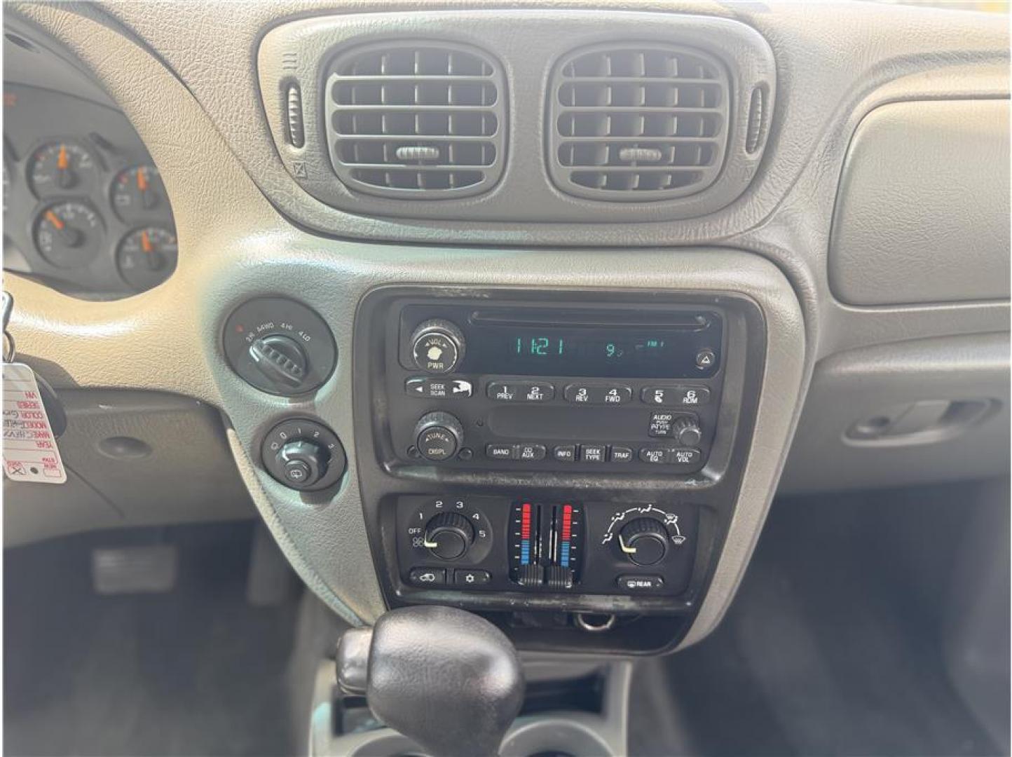 2004 Black /No Color Chevrolet Trailblazer (1GNET16S046) with an 6-Cyl, 4.2 Liter engine, Automatic transmission, located at 607 W Columbia Drive, Kennewick, WA, 99336, (509) 987-1069, 46.216743, -119.126404 - Photo#7