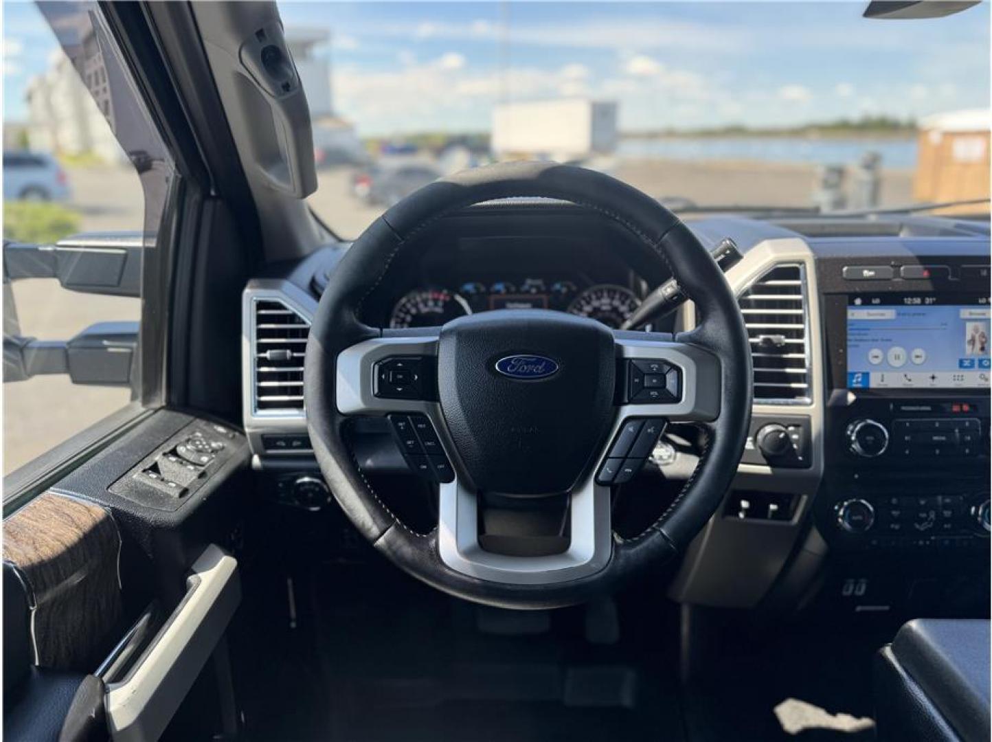 2017 White /No Color Ford F250 Super Duty Crew Cab (1FT7W2B63HE) with an V8, Flex Fuel, 6.2 Liter engine, Auto, 6-Spd TorqShft transmission, located at 607 W Columbia Drive, Kennewick, WA, 99336, (509) 987-1069, 46.216743, -119.126404 - Photo#4