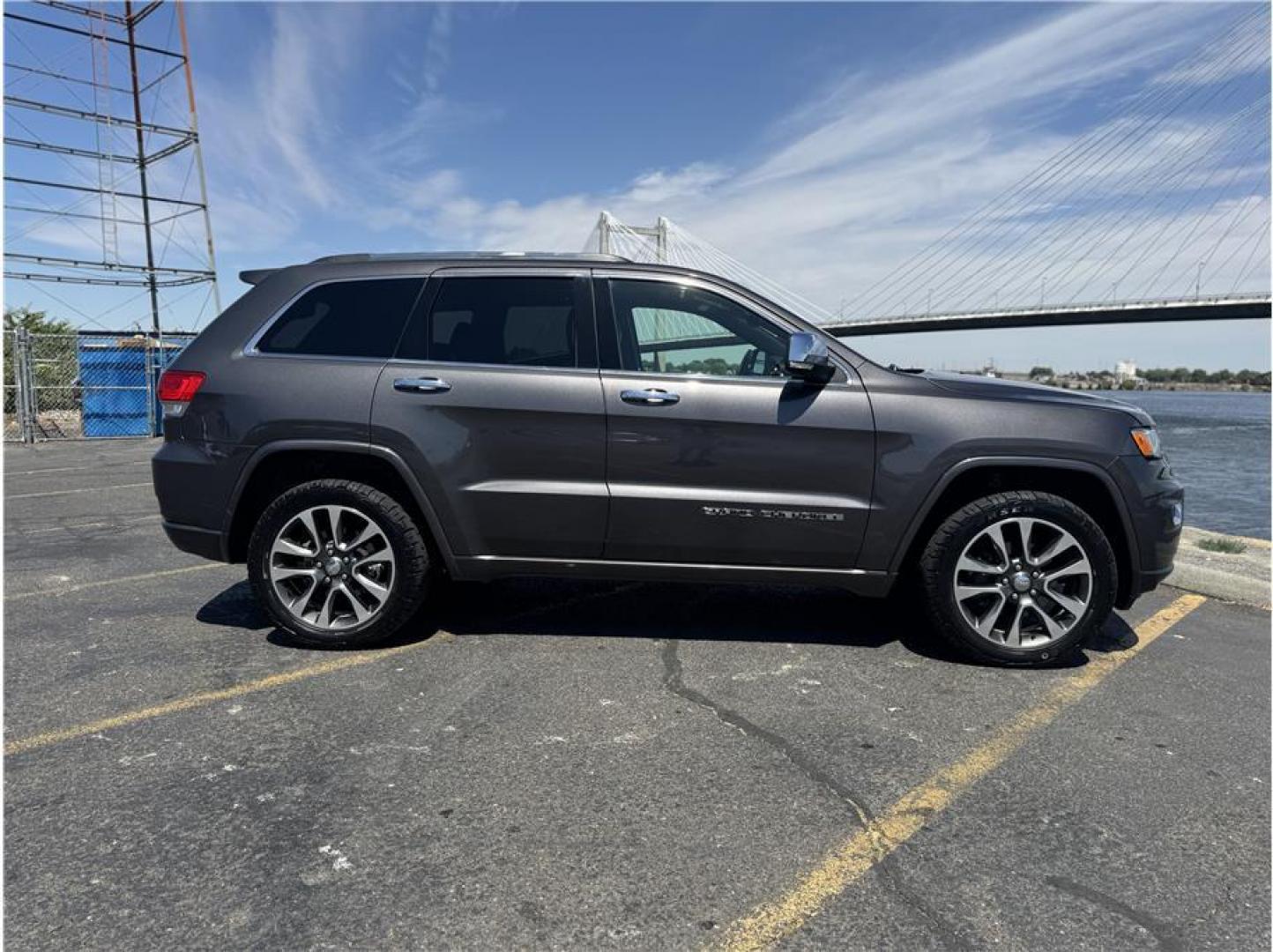 2017 Gray /No Color Jeep Grand Cherokee (1C4RJFCG8HC) with an V6, VVT, 3.6 Liter engine, Automatic, 8-Spd transmission, located at 607 W Columbia Drive, Kennewick, WA, 99336, (509) 987-1069, 46.216743, -119.126404 - Photo#12