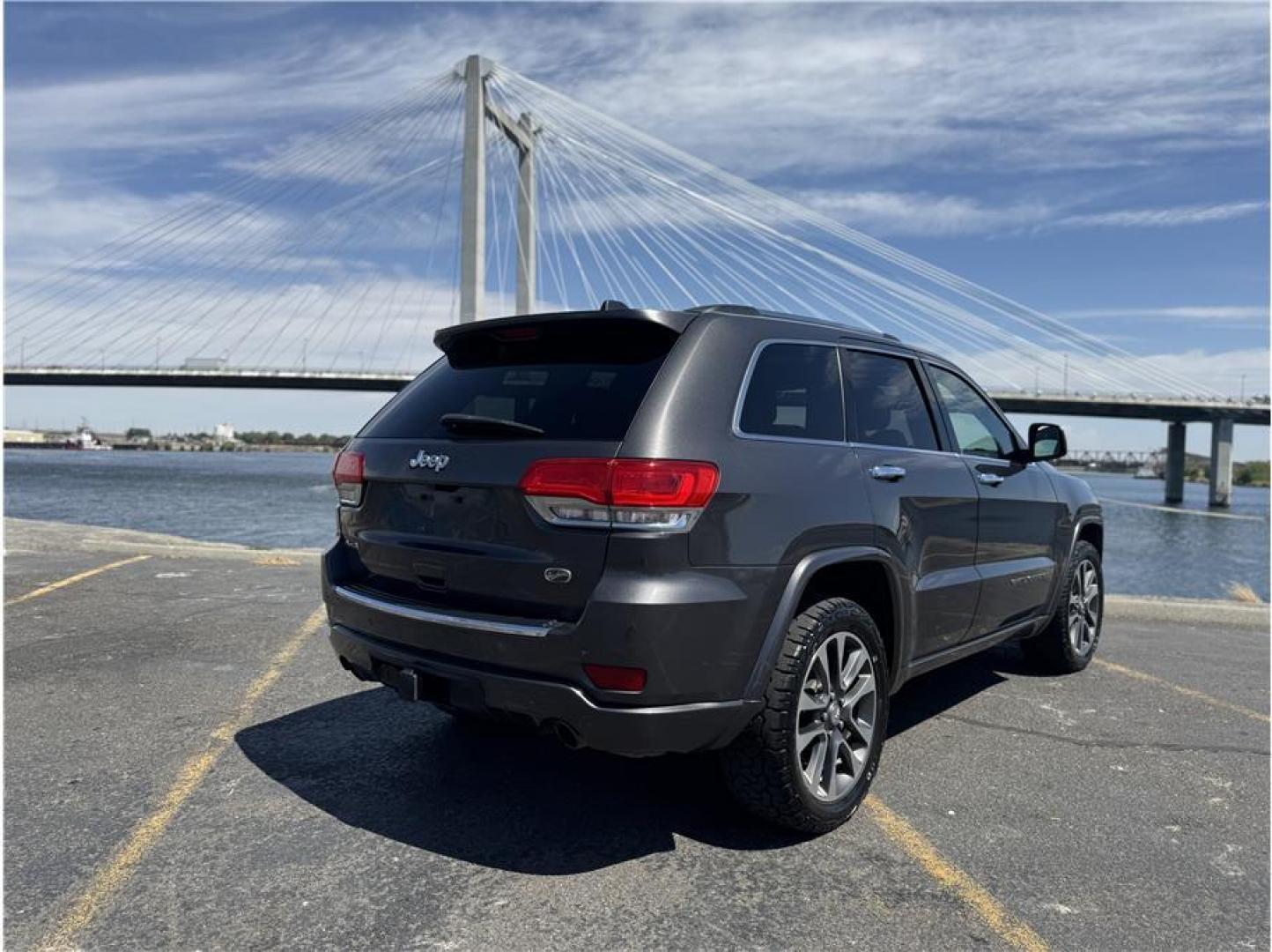 2017 Gray /No Color Jeep Grand Cherokee (1C4RJFCG8HC) with an V6, VVT, 3.6 Liter engine, Automatic, 8-Spd transmission, located at 607 W Columbia Drive, Kennewick, WA, 99336, (509) 987-1069, 46.216743, -119.126404 - Photo#13