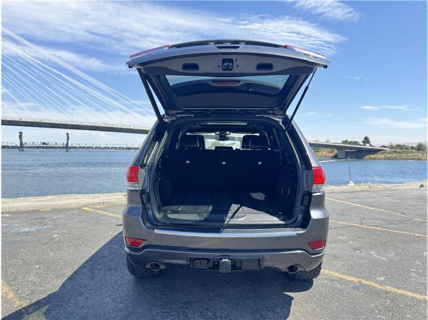 2017 Gray /No Color Jeep Grand Cherokee (1C4RJFCG8HC) with an V6, VVT, 3.6 Liter engine, Automatic, 8-Spd transmission, located at 607 W Columbia Drive, Kennewick, WA, 99336, (509) 987-1069, 46.216743, -119.126404 - Photo#14