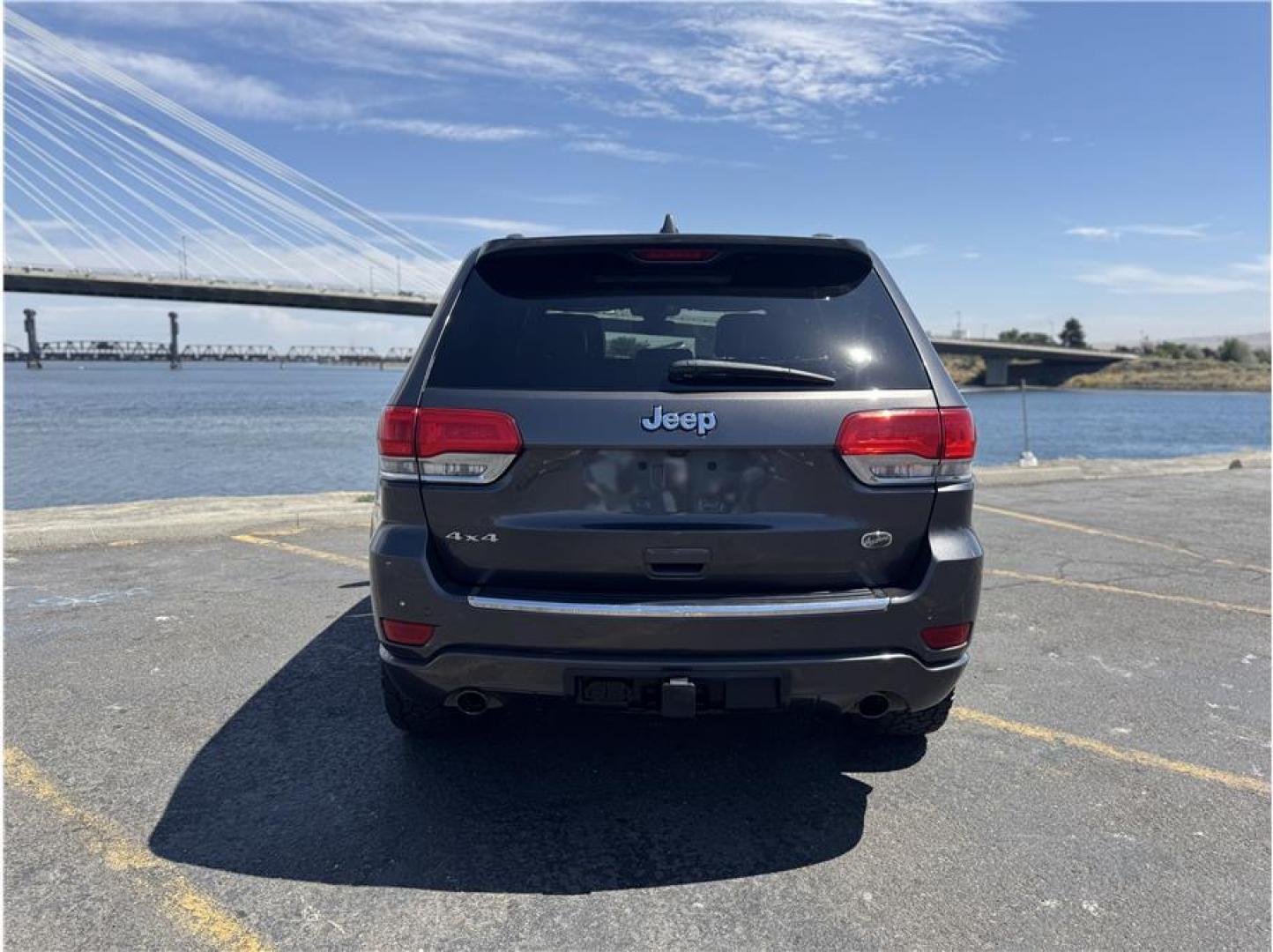 2017 Gray /No Color Jeep Grand Cherokee (1C4RJFCG8HC) with an V6, VVT, 3.6 Liter engine, Automatic, 8-Spd transmission, located at 607 W Columbia Drive, Kennewick, WA, 99336, (509) 987-1069, 46.216743, -119.126404 - Photo#15