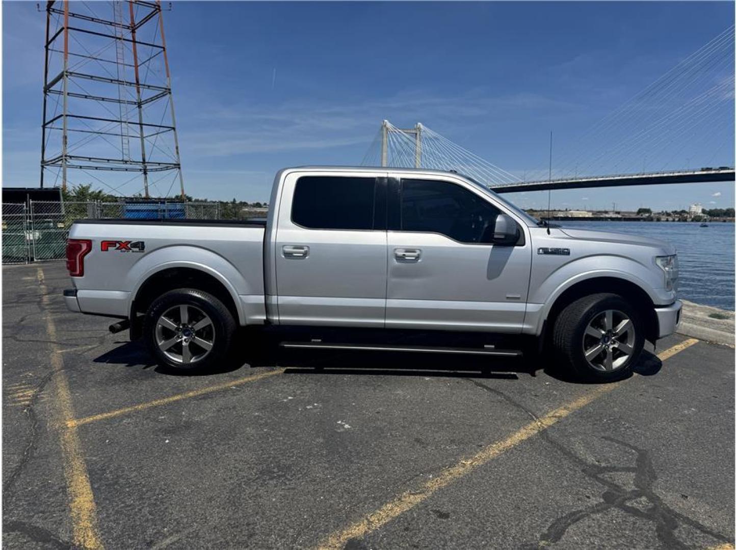 2015 Silver /No Color Ford F150 SuperCrew Cab (1FTEW1EG8FF) with an V6, EcoBoost, TT, 3.5L engine, Automatic, 6-Spd transmission, located at 607 W Columbia Drive, Kennewick, WA, 99336, (509) 987-1069, 46.216743, -119.126404 - Photo#12