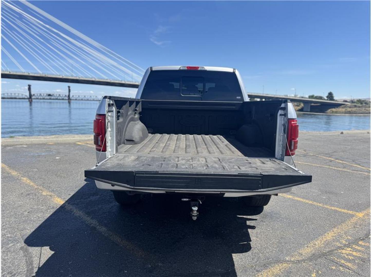 2015 Silver /No Color Ford F150 SuperCrew Cab (1FTEW1EG8FF) with an V6, EcoBoost, TT, 3.5L engine, Automatic, 6-Spd transmission, located at 607 W Columbia Drive, Kennewick, WA, 99336, (509) 987-1069, 46.216743, -119.126404 - Photo#14
