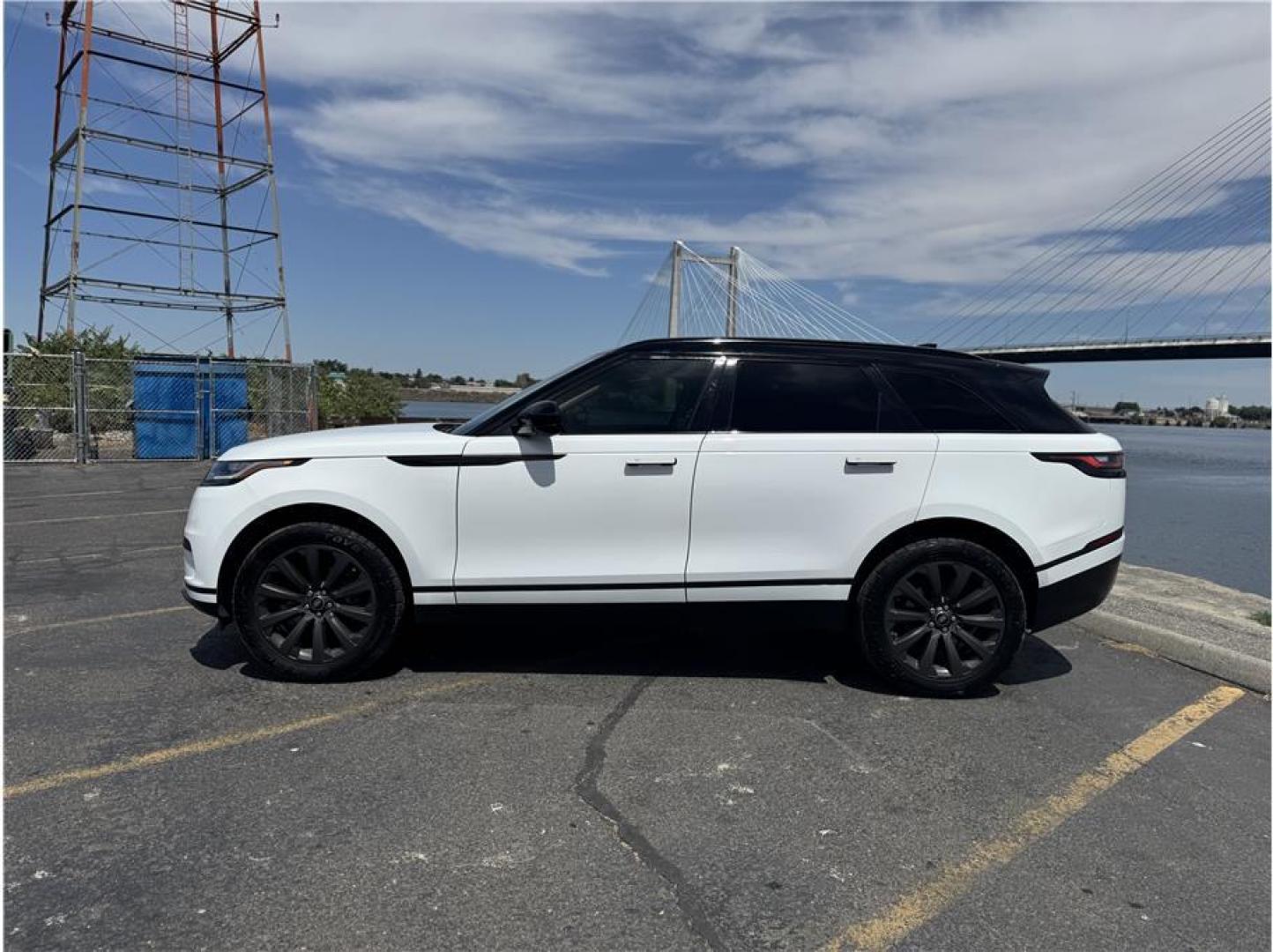 2019 White /No Color Land Rover Range Rover Velar (SALYB2EN2KA) with an 4-Cyl, Turbo Diesel, 2.0 Liter engine, Automatic, 8-Spd transmission, located at 607 W Columbia Drive, Kennewick, WA, 99336, (509) 987-1069, 46.216743, -119.126404 - Photo#1