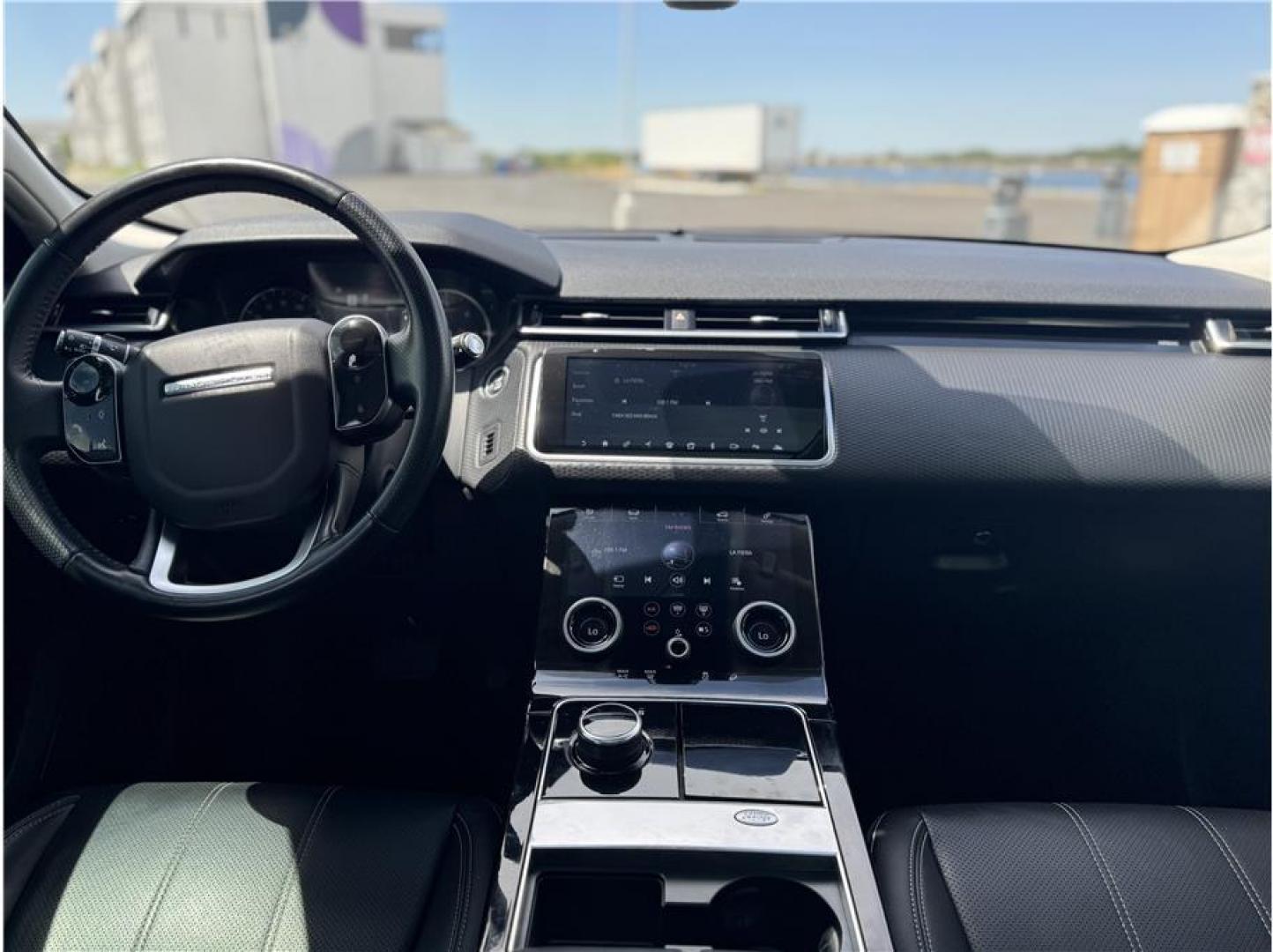 2019 White /No Color Land Rover Range Rover Velar (SALYB2EN2KA) with an 4-Cyl, Turbo Diesel, 2.0 Liter engine, Automatic, 8-Spd transmission, located at 607 W Columbia Drive, Kennewick, WA, 99336, (509) 987-1069, 46.216743, -119.126404 - Photo#5