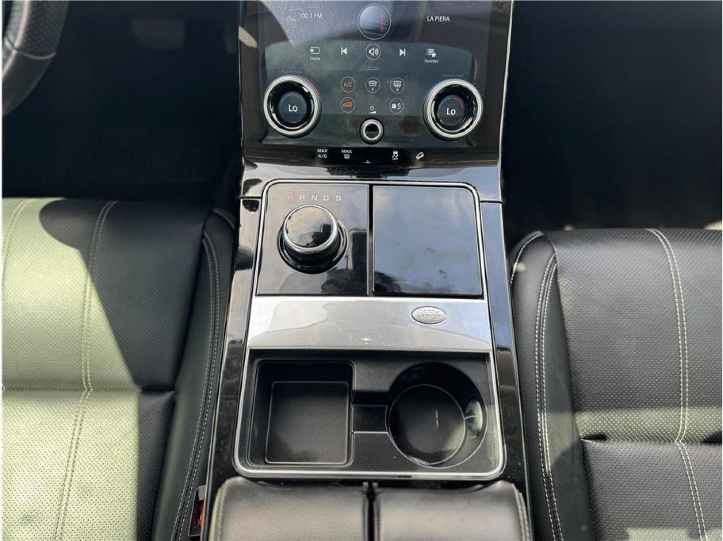 2019 White /No Color Land Rover Range Rover Velar (SALYB2EN2KA) with an 4-Cyl, Turbo Diesel, 2.0 Liter engine, Automatic, 8-Spd transmission, located at 607 W Columbia Drive, Kennewick, WA, 99336, (509) 987-1069, 46.216743, -119.126404 - Photo#10
