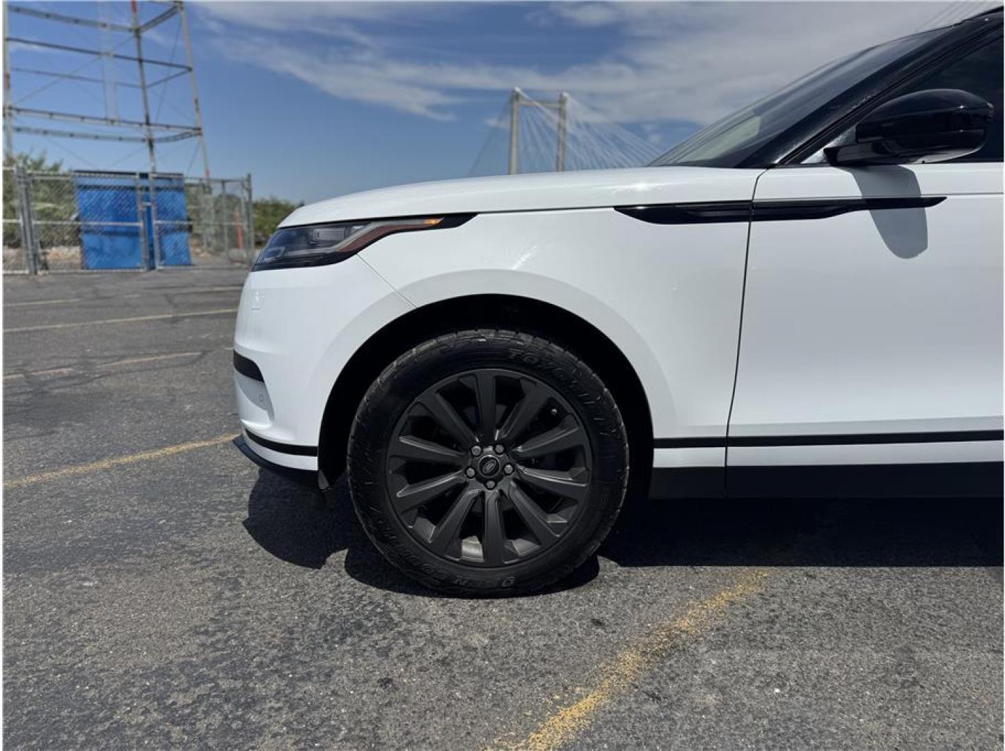 2019 White /No Color Land Rover Range Rover Velar (SALYB2EN2KA) with an 4-Cyl, Turbo Diesel, 2.0 Liter engine, Automatic, 8-Spd transmission, located at 607 W Columbia Drive, Kennewick, WA, 99336, (509) 987-1069, 46.216743, -119.126404 - Photo#16
