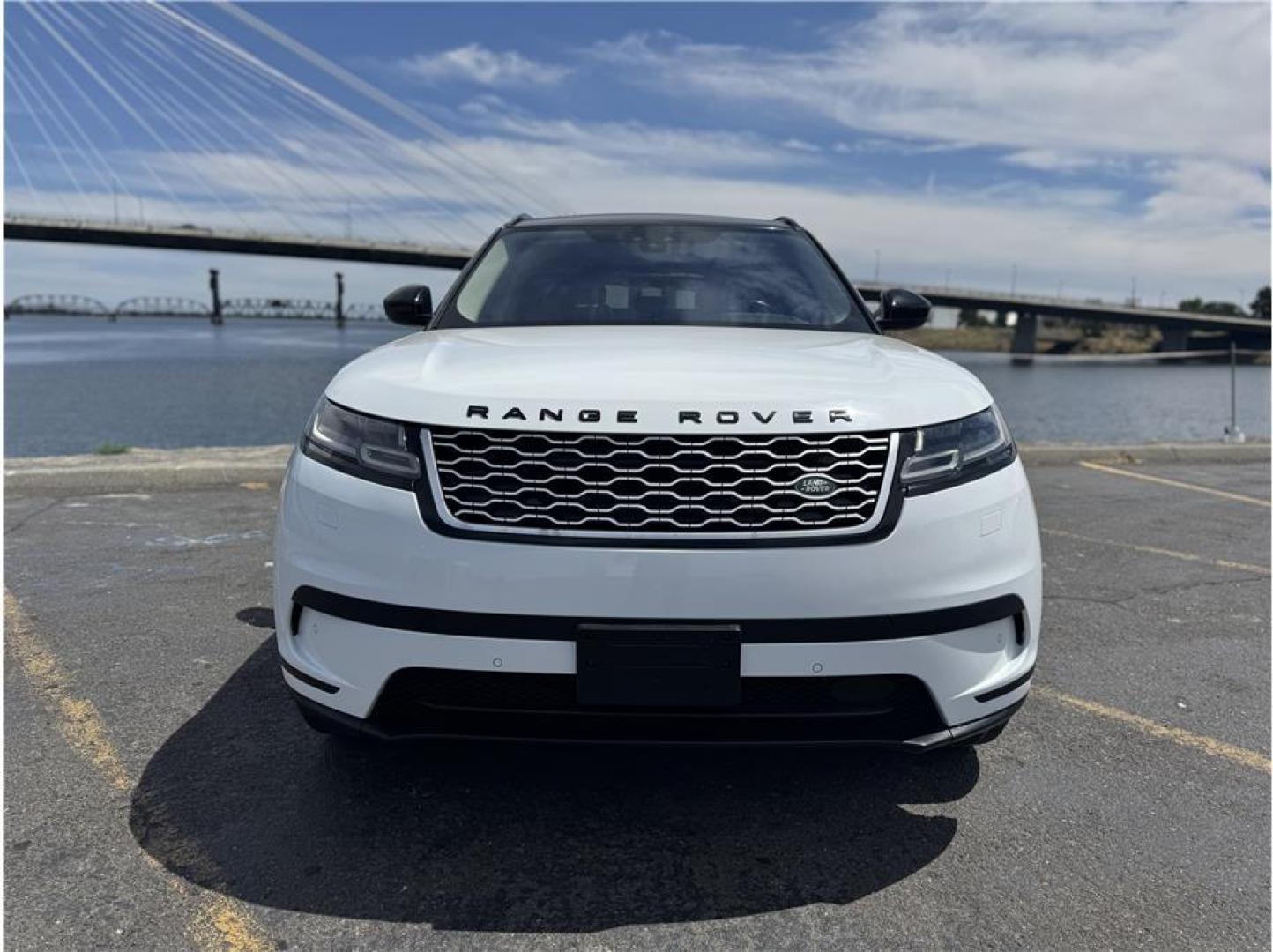 2019 White /No Color Land Rover Range Rover Velar (SALYB2EN2KA) with an 4-Cyl, Turbo Diesel, 2.0 Liter engine, Automatic, 8-Spd transmission, located at 607 W Columbia Drive, Kennewick, WA, 99336, (509) 987-1069, 46.216743, -119.126404 - Photo#17