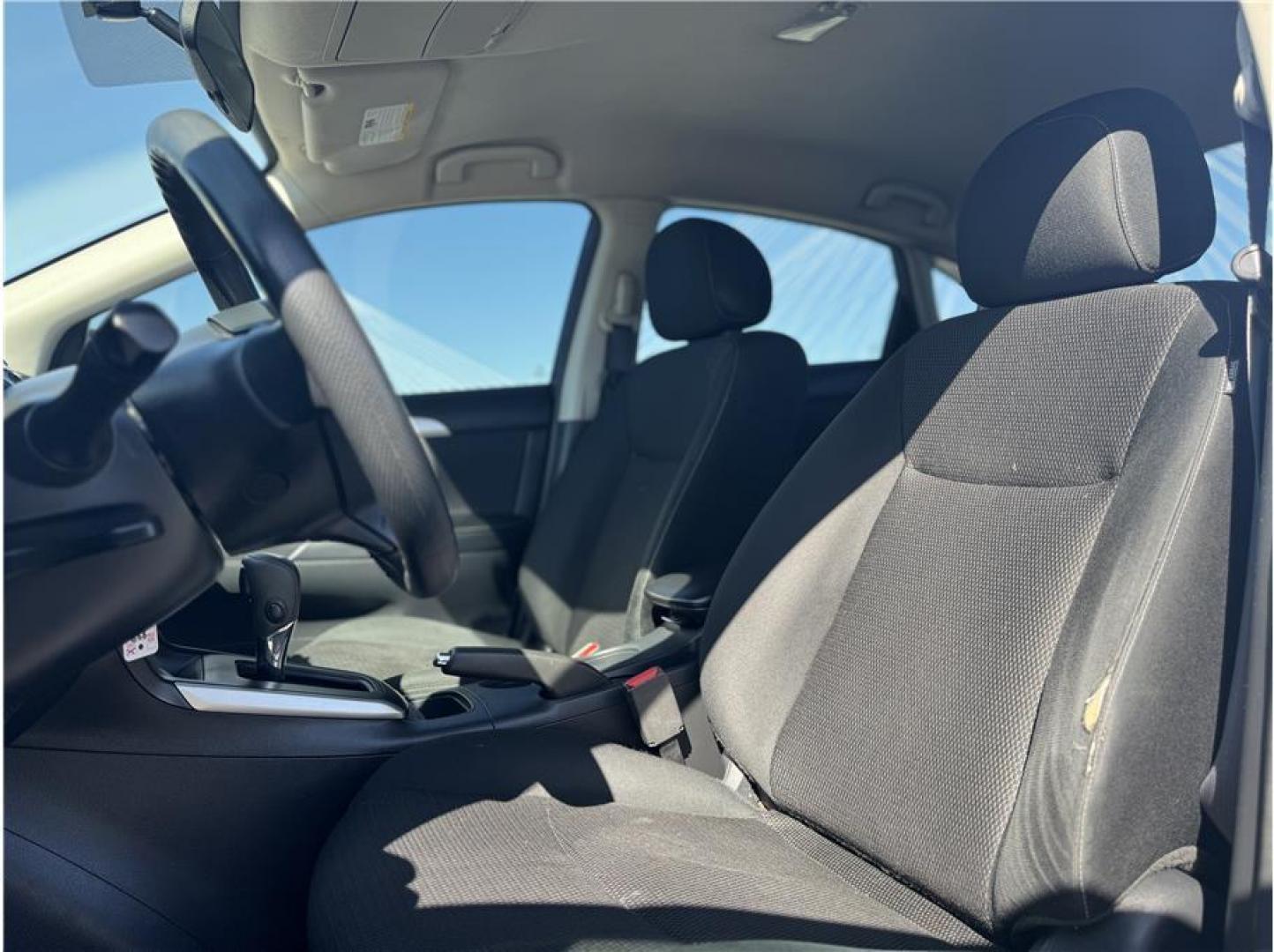 2019 Blue /No Color Nissan Sentra (3N1AB7AP6KY) with an 4-Cyl, 1.8 Liter engine, Automatic, CVT w/Xtronic transmission, located at 607 W Columbia Drive, Kennewick, WA, 99336, (509) 987-1069, 46.216743, -119.126404 - Photo#11