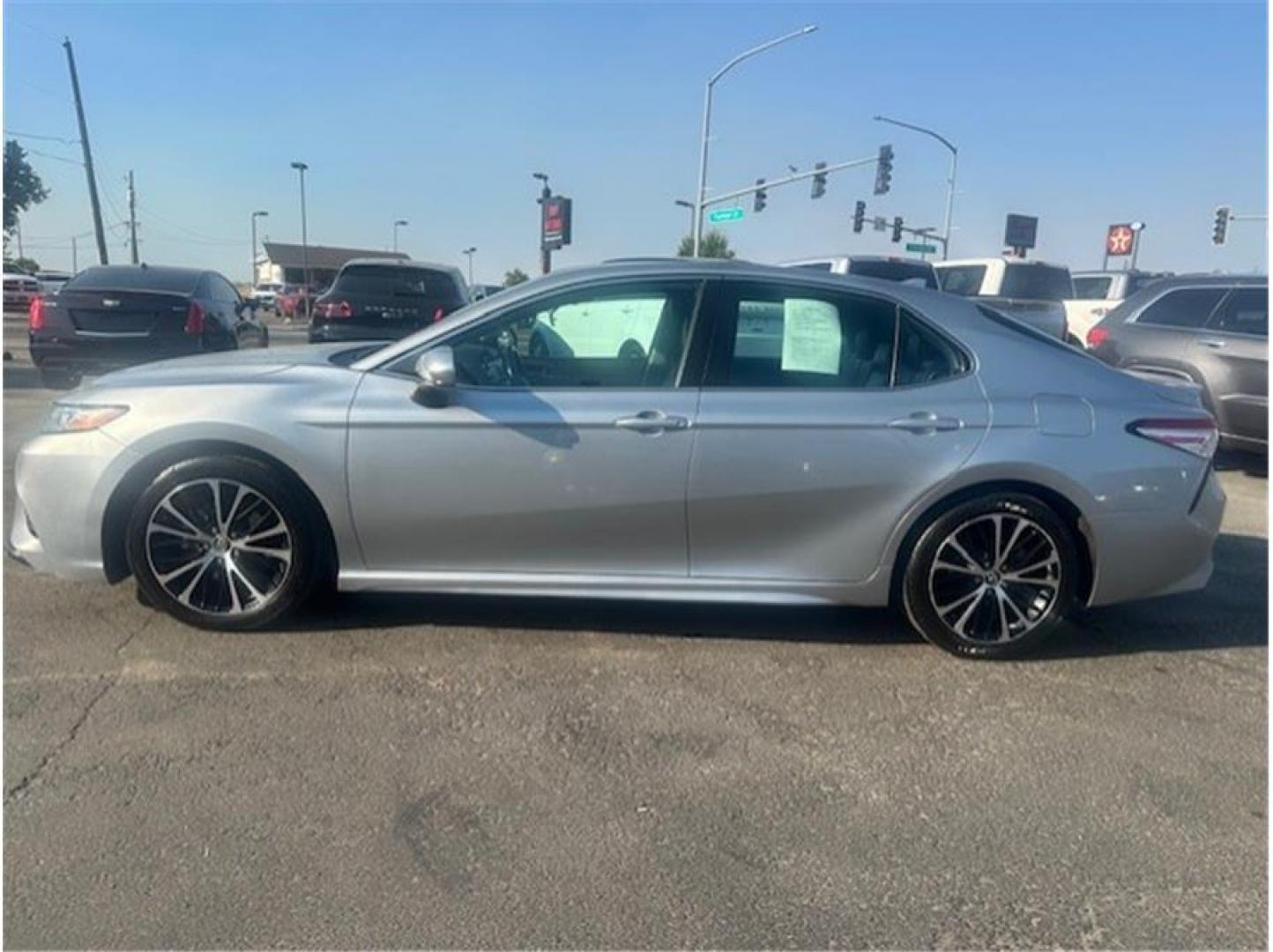 2020 Silver /No Color Toyota Camry (4T1G11AK7LU) with an 4-Cyl, 2.5 Liter engine, Automatic, 8-Spd w/Sequential Shift transmission, located at 607 W Columbia Drive, Kennewick, WA, 99336, (509) 987-1069, 46.216743, -119.126404 - Photo#1