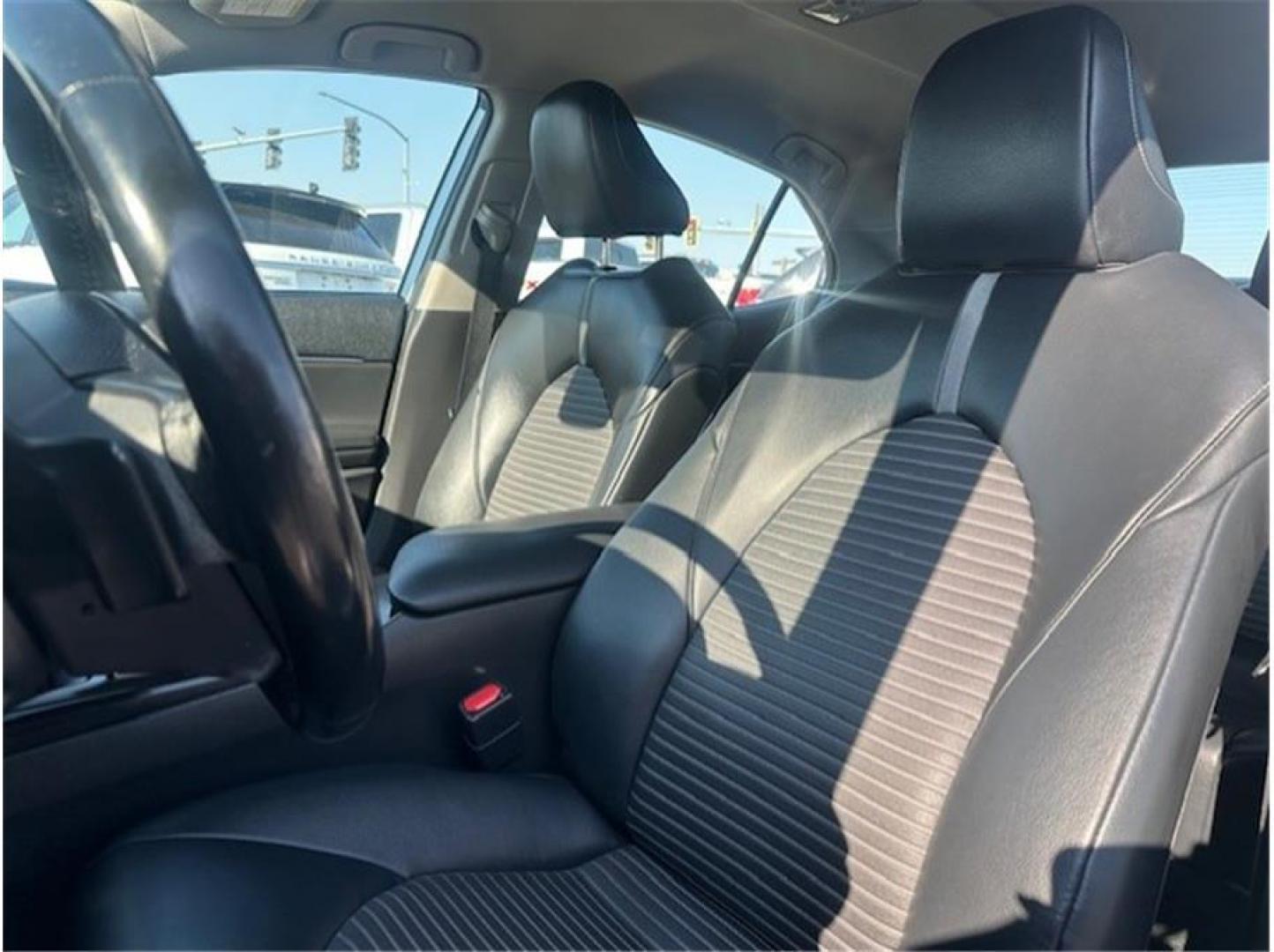 2020 Silver /No Color Toyota Camry (4T1G11AK7LU) with an 4-Cyl, 2.5 Liter engine, Automatic, 8-Spd w/Sequential Shift transmission, located at 607 W Columbia Drive, Kennewick, WA, 99336, (509) 987-1069, 46.216743, -119.126404 - Photo#8