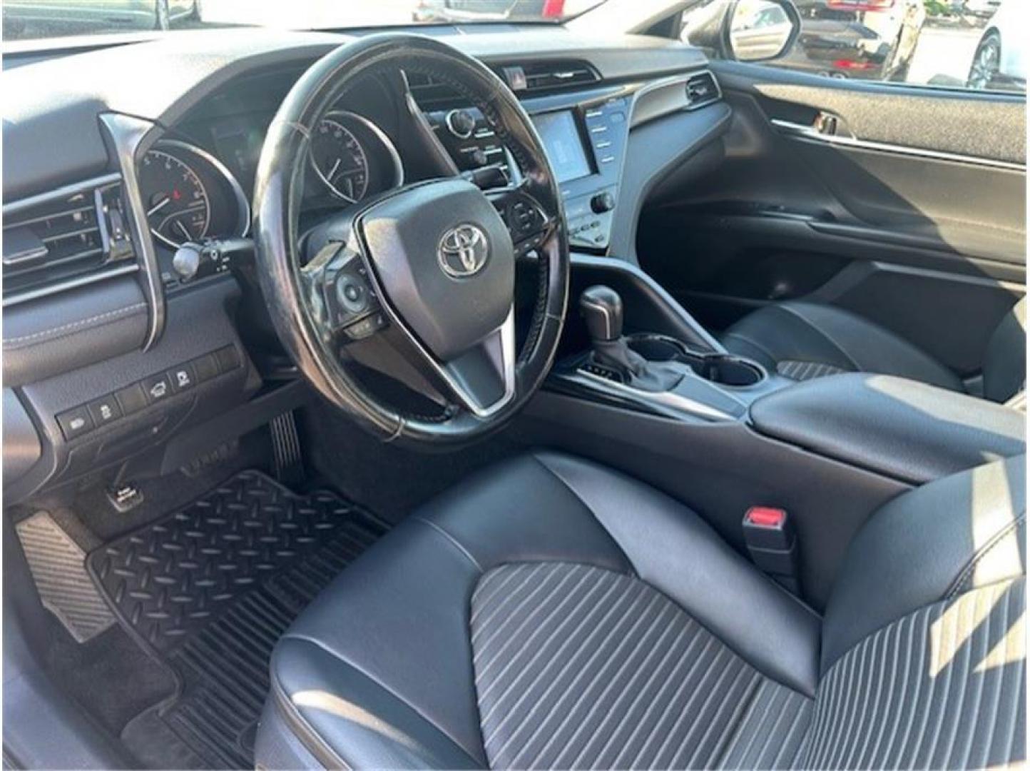 2020 Silver /No Color Toyota Camry (4T1G11AK7LU) with an 4-Cyl, 2.5 Liter engine, Automatic, 8-Spd w/Sequential Shift transmission, located at 607 W Columbia Drive, Kennewick, WA, 99336, (509) 987-1069, 46.216743, -119.126404 - Photo#9