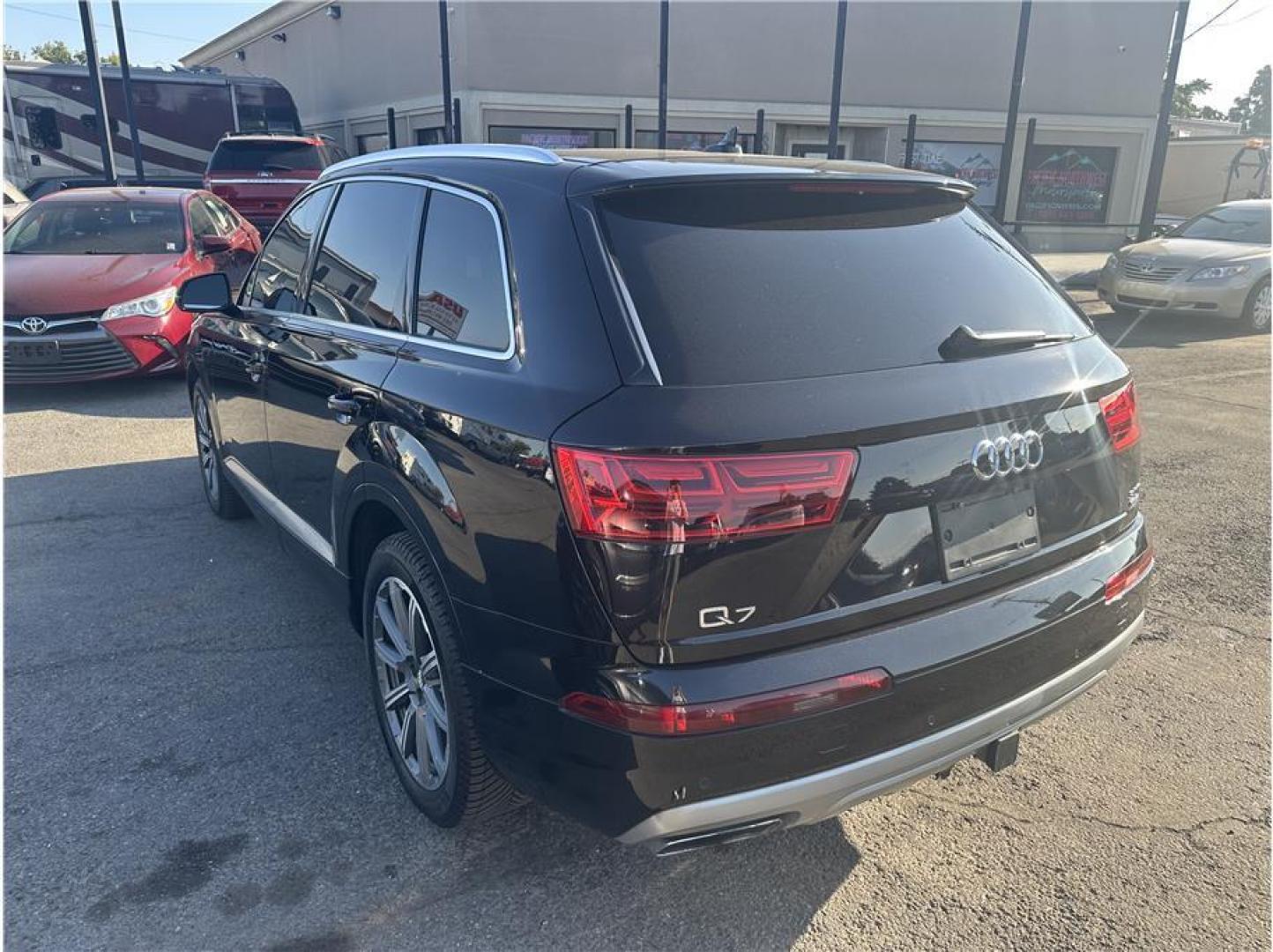2018 Black /No Color Audi Q7 (WA1LAAF77JD) with an V6, Sprchrgd, 3.0L engine, Auto, 8-Spd Tiptronic transmission, located at 607 W Columbia Drive, Kennewick, WA, 99336, (509) 987-1069, 46.216743, -119.126404 - Photo#1