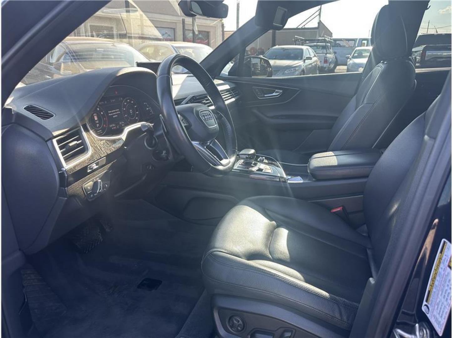 2018 Black /No Color Audi Q7 (WA1LAAF77JD) with an V6, Sprchrgd, 3.0L engine, Auto, 8-Spd Tiptronic transmission, located at 607 W Columbia Drive, Kennewick, WA, 99336, (509) 987-1069, 46.216743, -119.126404 - Photo#5