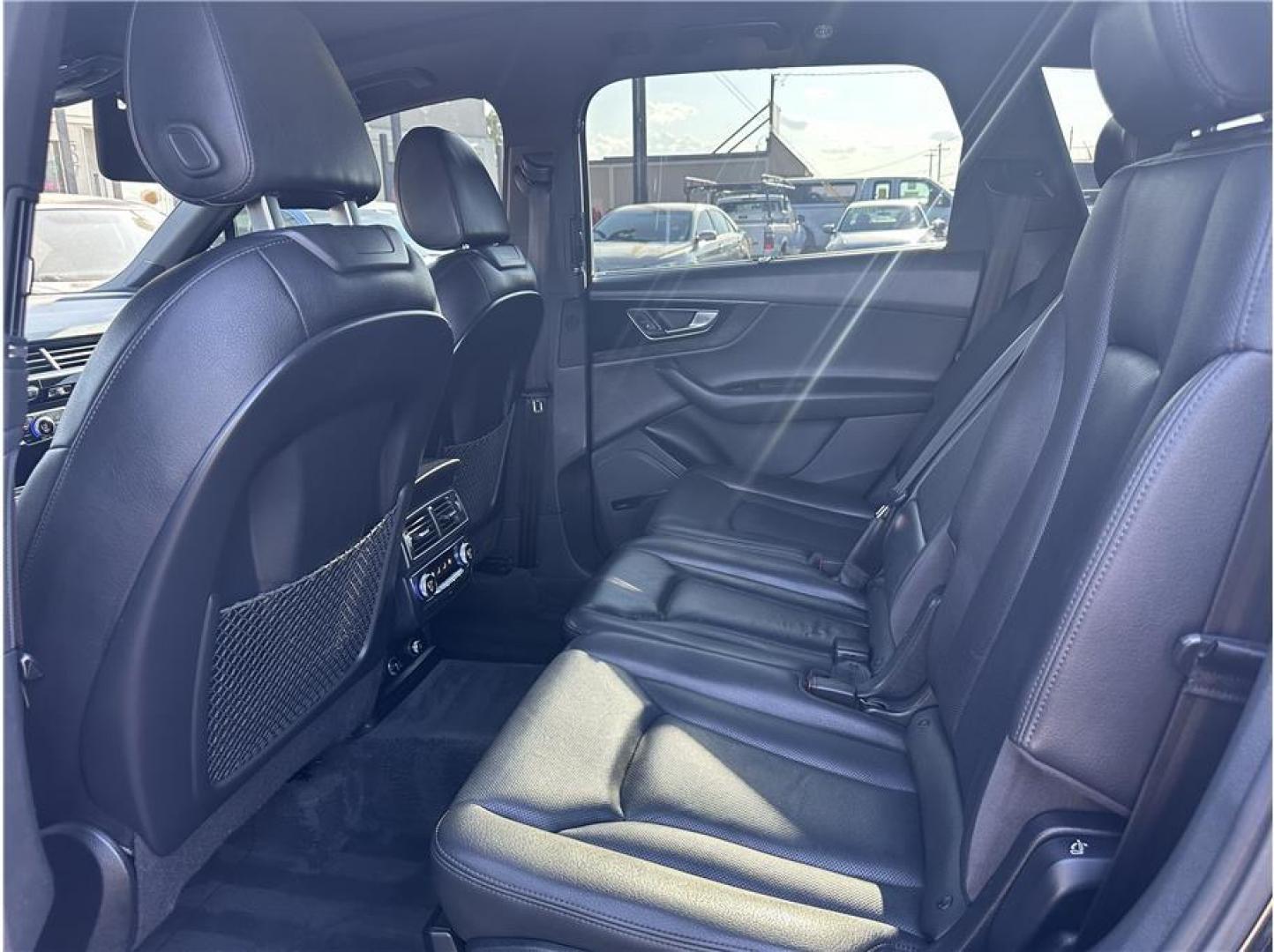 2018 Black /No Color Audi Q7 (WA1LAAF77JD) with an V6, Sprchrgd, 3.0L engine, Auto, 8-Spd Tiptronic transmission, located at 607 W Columbia Drive, Kennewick, WA, 99336, (509) 987-1069, 46.216743, -119.126404 - Photo#9