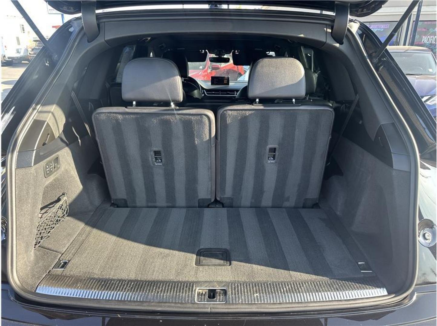 2018 Black /No Color Audi Q7 (WA1LAAF77JD) with an V6, Sprchrgd, 3.0L engine, Auto, 8-Spd Tiptronic transmission, located at 607 W Columbia Drive, Kennewick, WA, 99336, (509) 987-1069, 46.216743, -119.126404 - Photo#10