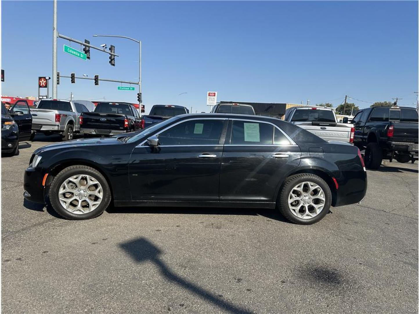 2016 Black /No Color Chrysler 300 (2C3CCASG1GH) with an V6, Flex Fuel, 3.6 Liter engine, Automatic, 8-Spd transmission, located at 607 W Columbia Drive, Kennewick, WA, 99336, (509) 987-1069, 46.216743, -119.126404 - Photo#8