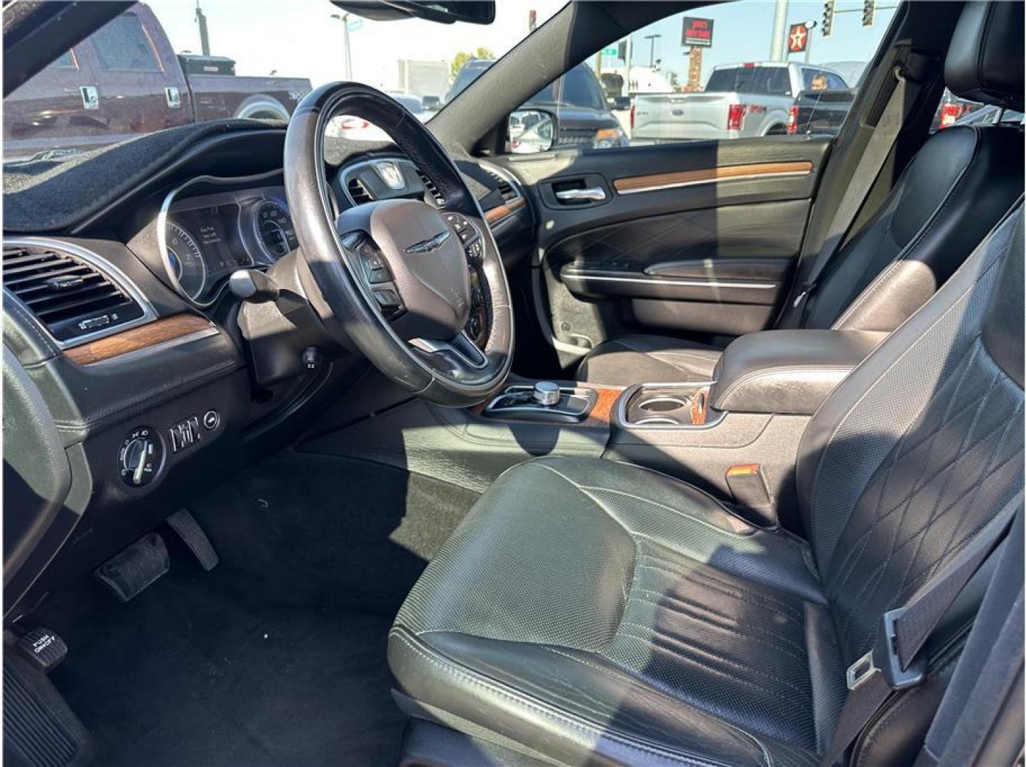 2016 Black /No Color Chrysler 300 (2C3CCASG1GH) with an V6, Flex Fuel, 3.6 Liter engine, Automatic, 8-Spd transmission, located at 607 W Columbia Drive, Kennewick, WA, 99336, (509) 987-1069, 46.216743, -119.126404 - Photo#10