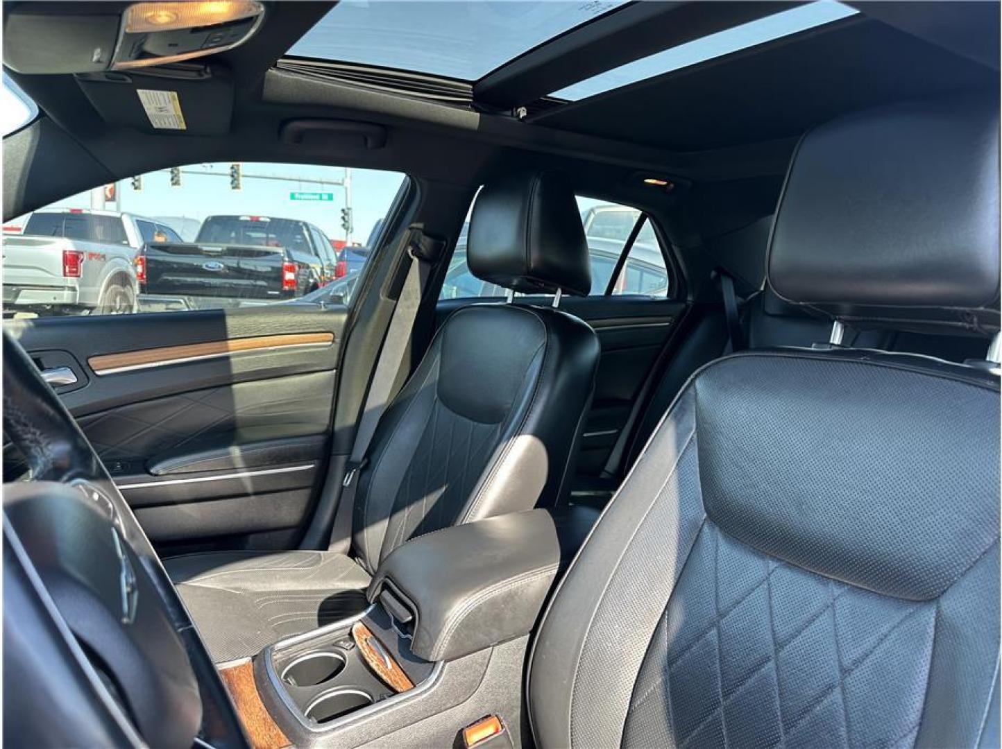 2016 Black /No Color Chrysler 300 (2C3CCASG1GH) with an V6, Flex Fuel, 3.6 Liter engine, Automatic, 8-Spd transmission, located at 607 W Columbia Drive, Kennewick, WA, 99336, (509) 987-1069, 46.216743, -119.126404 - Photo#12