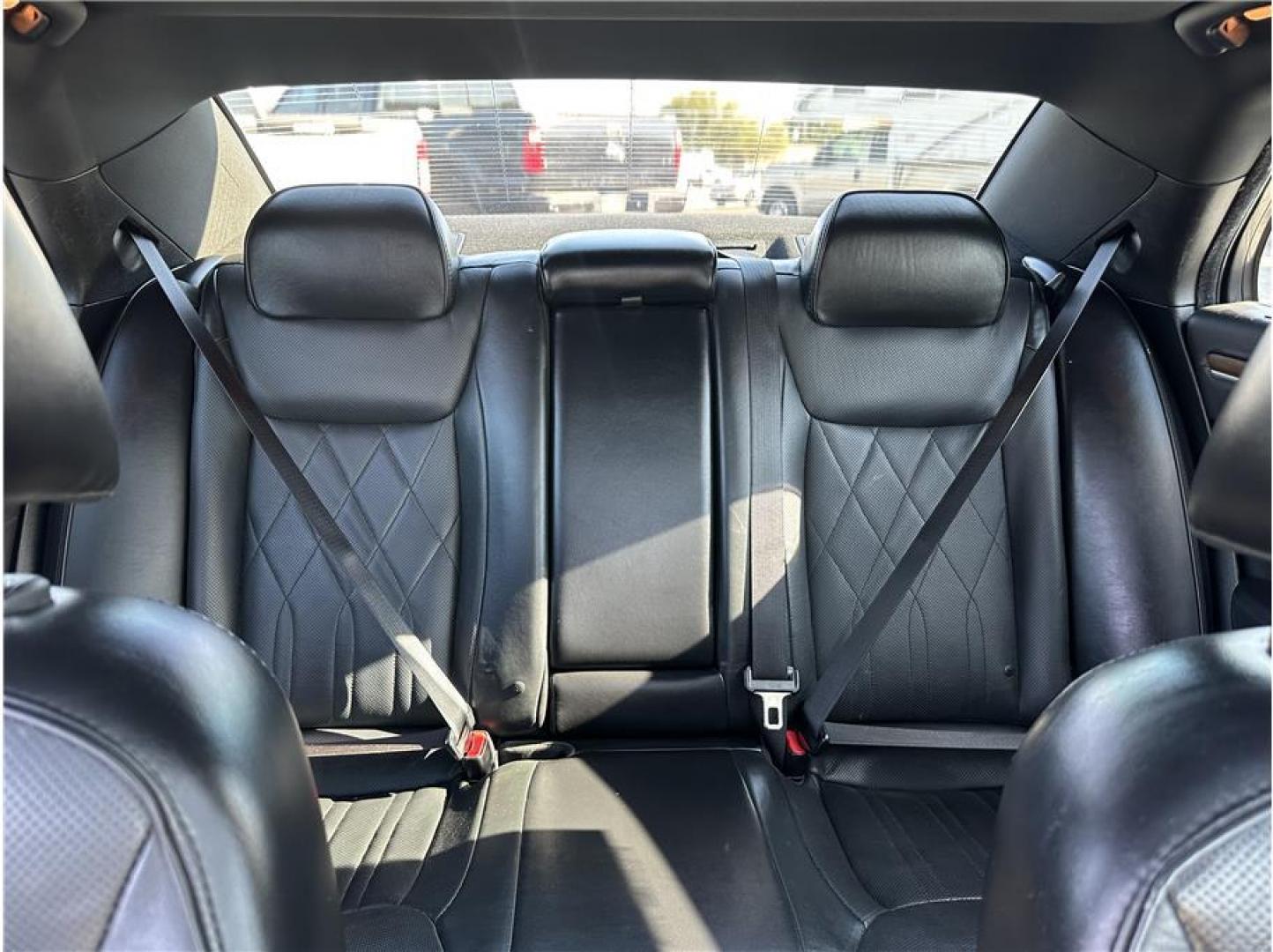 2016 Black /No Color Chrysler 300 (2C3CCASG1GH) with an V6, Flex Fuel, 3.6 Liter engine, Automatic, 8-Spd transmission, located at 607 W Columbia Drive, Kennewick, WA, 99336, (509) 987-1069, 46.216743, -119.126404 - Photo#14