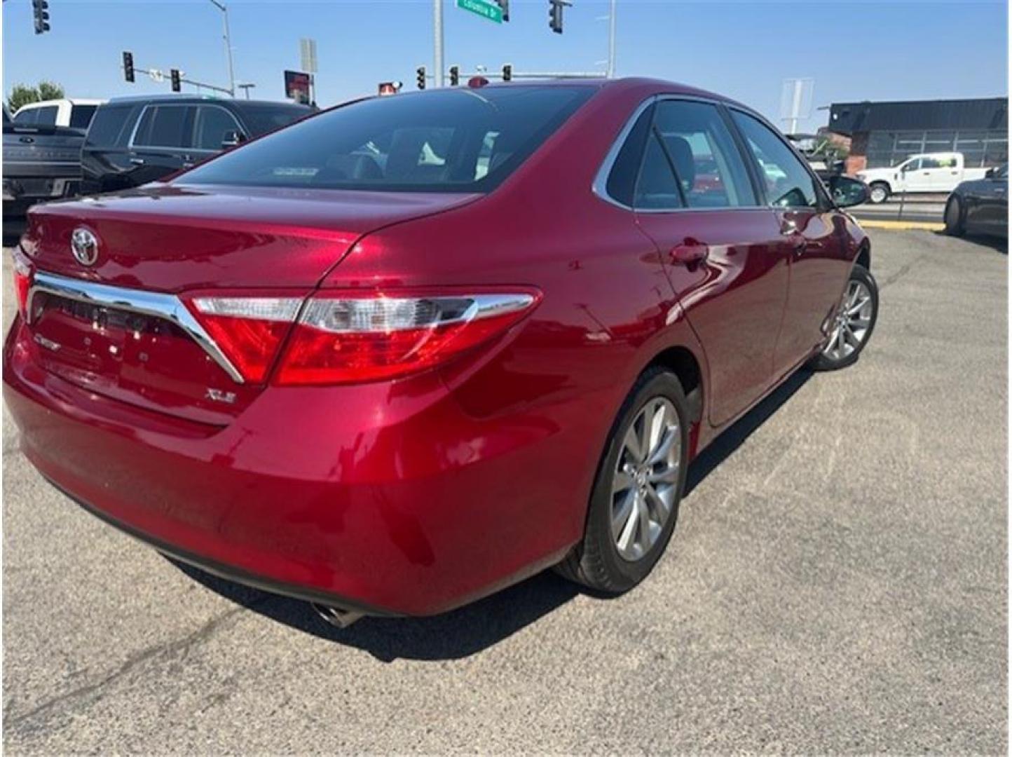 2016 Red /No Color Toyota Camry (4T1BF1FK8GU) with an 4-Cyl, 2.5 Liter engine, Auto, 6-Spd SeqShft transmission, located at 607 W Columbia Drive, Kennewick, WA, 99336, (509) 987-1069, 46.216743, -119.126404 - Photo#4