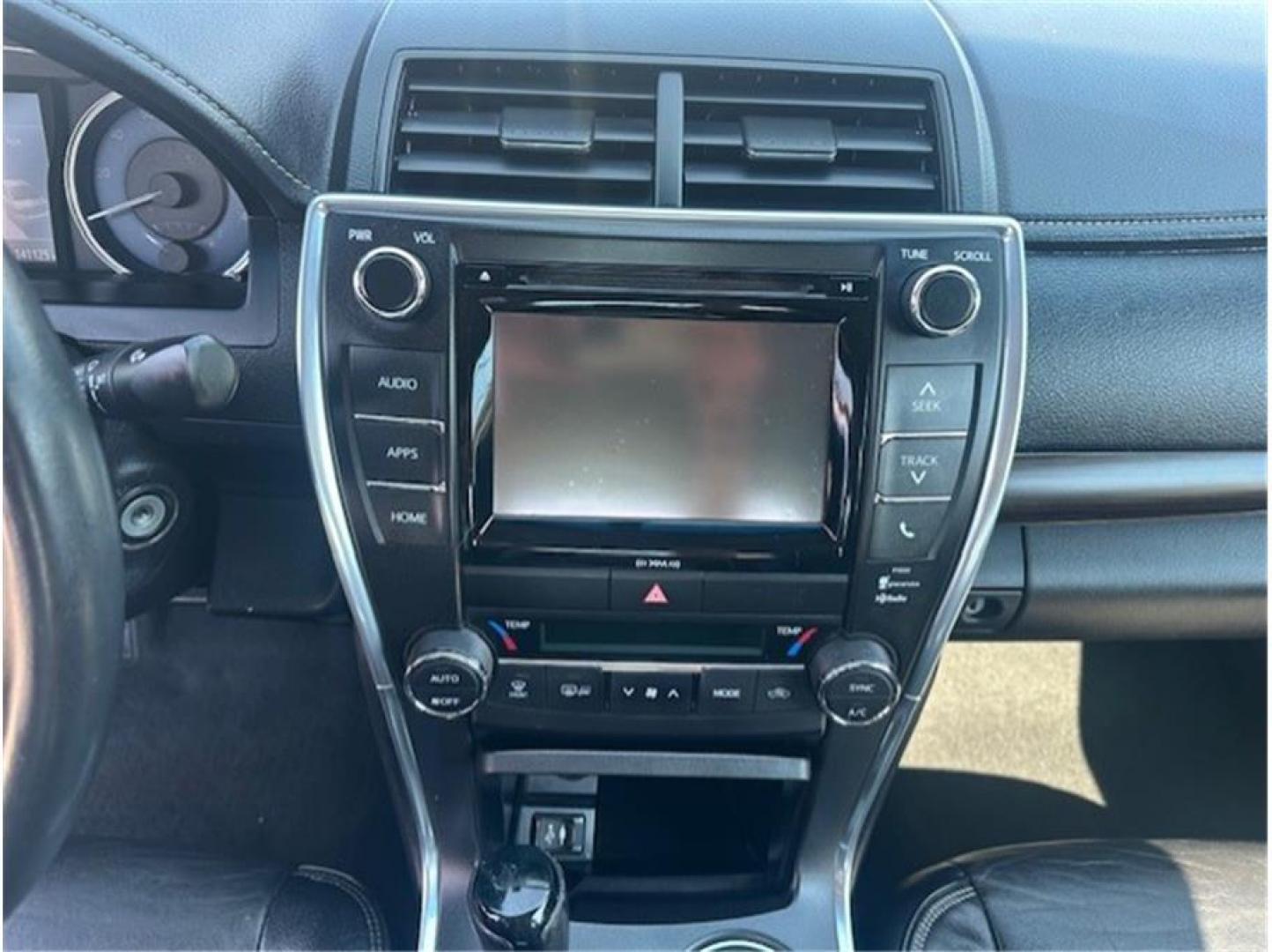 2016 Red /No Color Toyota Camry (4T1BF1FK8GU) with an 4-Cyl, 2.5 Liter engine, Auto, 6-Spd SeqShft transmission, located at 607 W Columbia Drive, Kennewick, WA, 99336, (509) 987-1069, 46.216743, -119.126404 - Photo#11