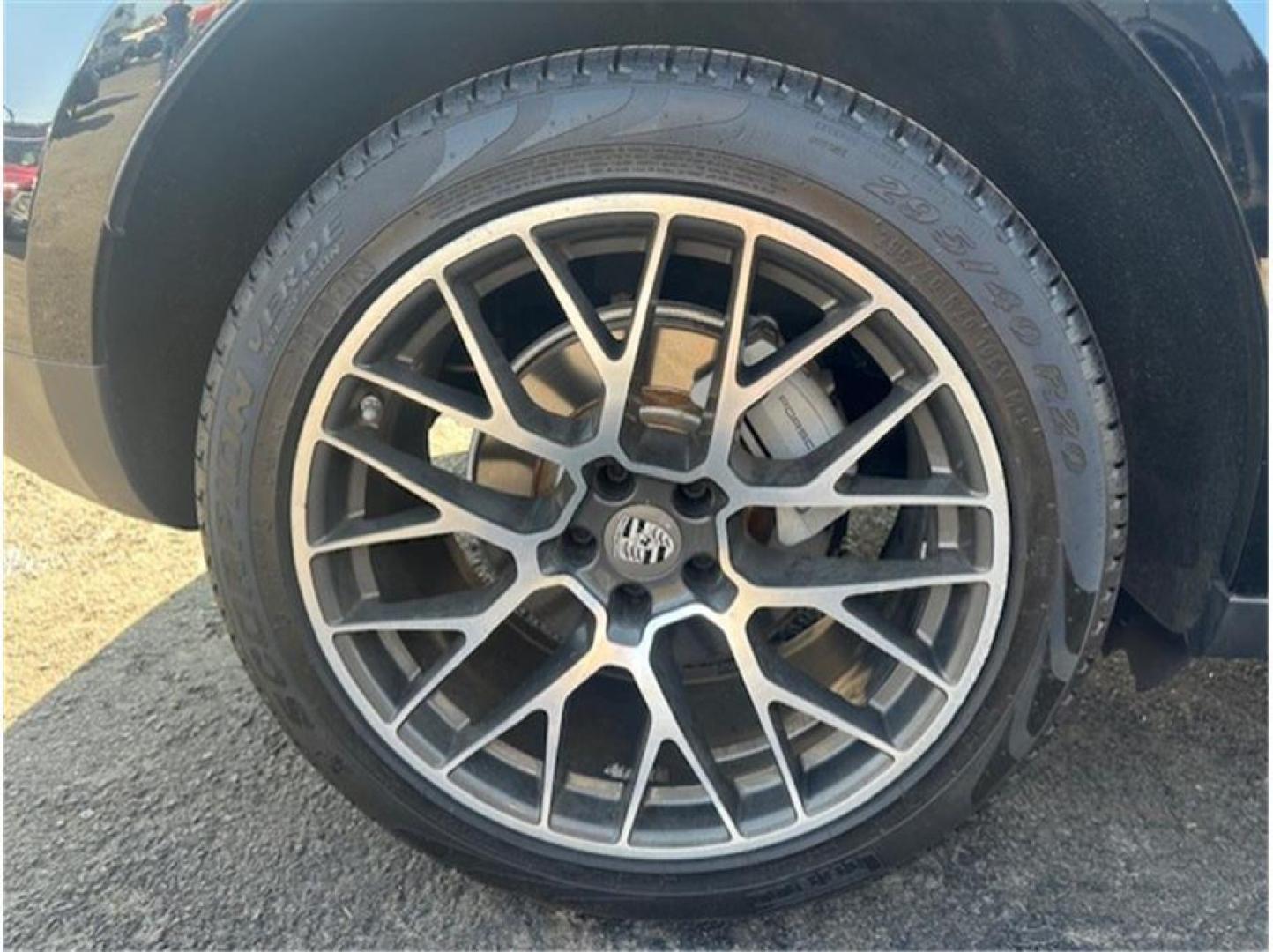 2017 Black /No Color Porsche Macan (WP1AB2A56HL) with an V6, Twin Turbo, 3.0 Liter engine, Auto, 7-Spd PDK Dbl-Cltch transmission, located at 607 W Columbia Drive, Kennewick, WA, 99336, (509) 987-1069, 46.216743, -119.126404 - Photo#15