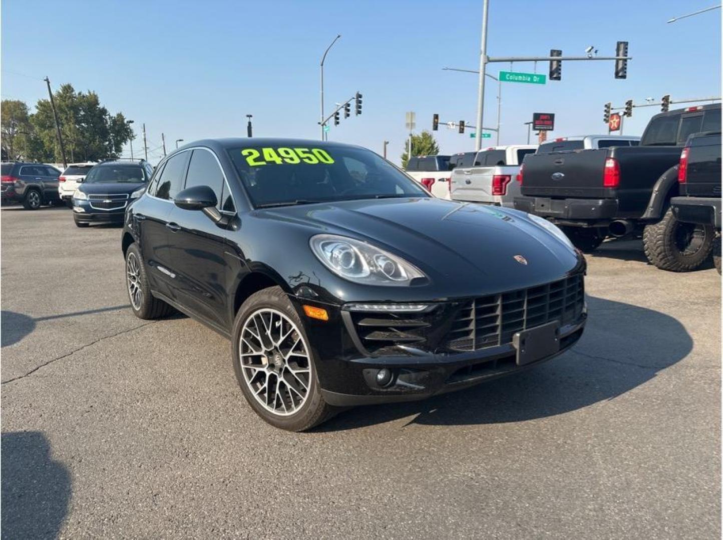 2017 Black /No Color Porsche Macan (WP1AB2A56HL) with an V6, Twin Turbo, 3.0 Liter engine, Auto, 7-Spd PDK Dbl-Cltch transmission, located at 607 W Columbia Drive, Kennewick, WA, 99336, (509) 987-1069, 46.216743, -119.126404 - Photo#19