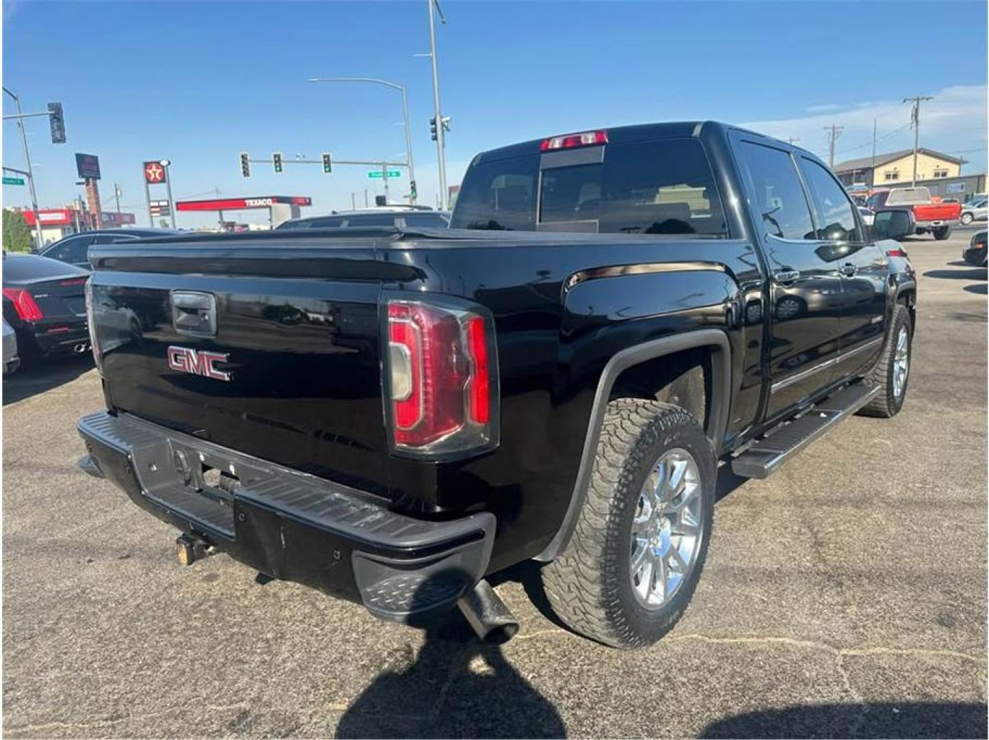 2016 Black /No Color GMC Sierra 1500 Crew Cab (3GTU2PEC0GG) with an V8, EcoTec3, 5.3 Liter engine, Auto, 8-Spd Overdrive transmission, located at 607 W Columbia Drive, Kennewick, WA, 99336, (509) 987-1069, 46.216743, -119.126404 - Photo#4